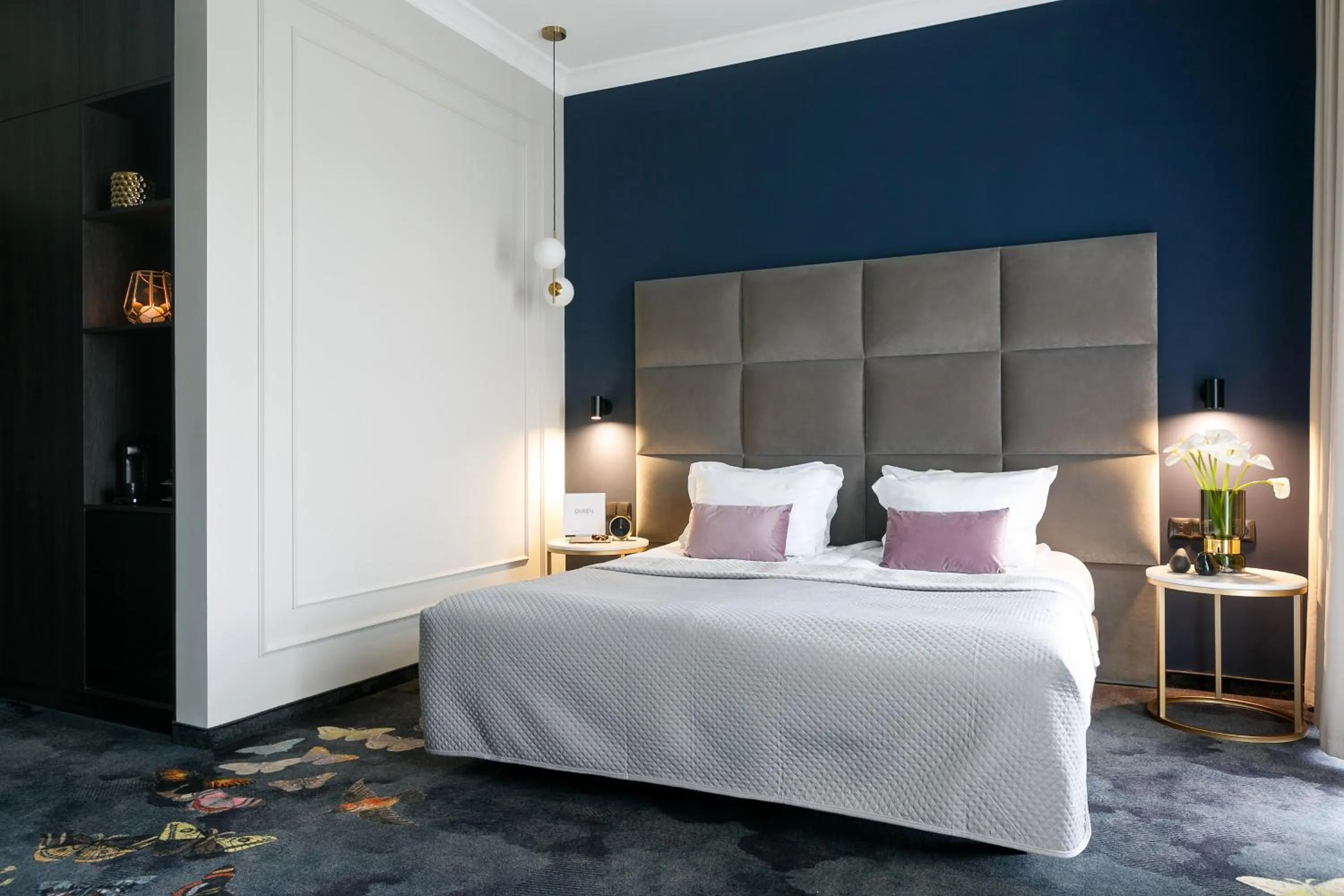 Bed in Queen Boutique Hotel