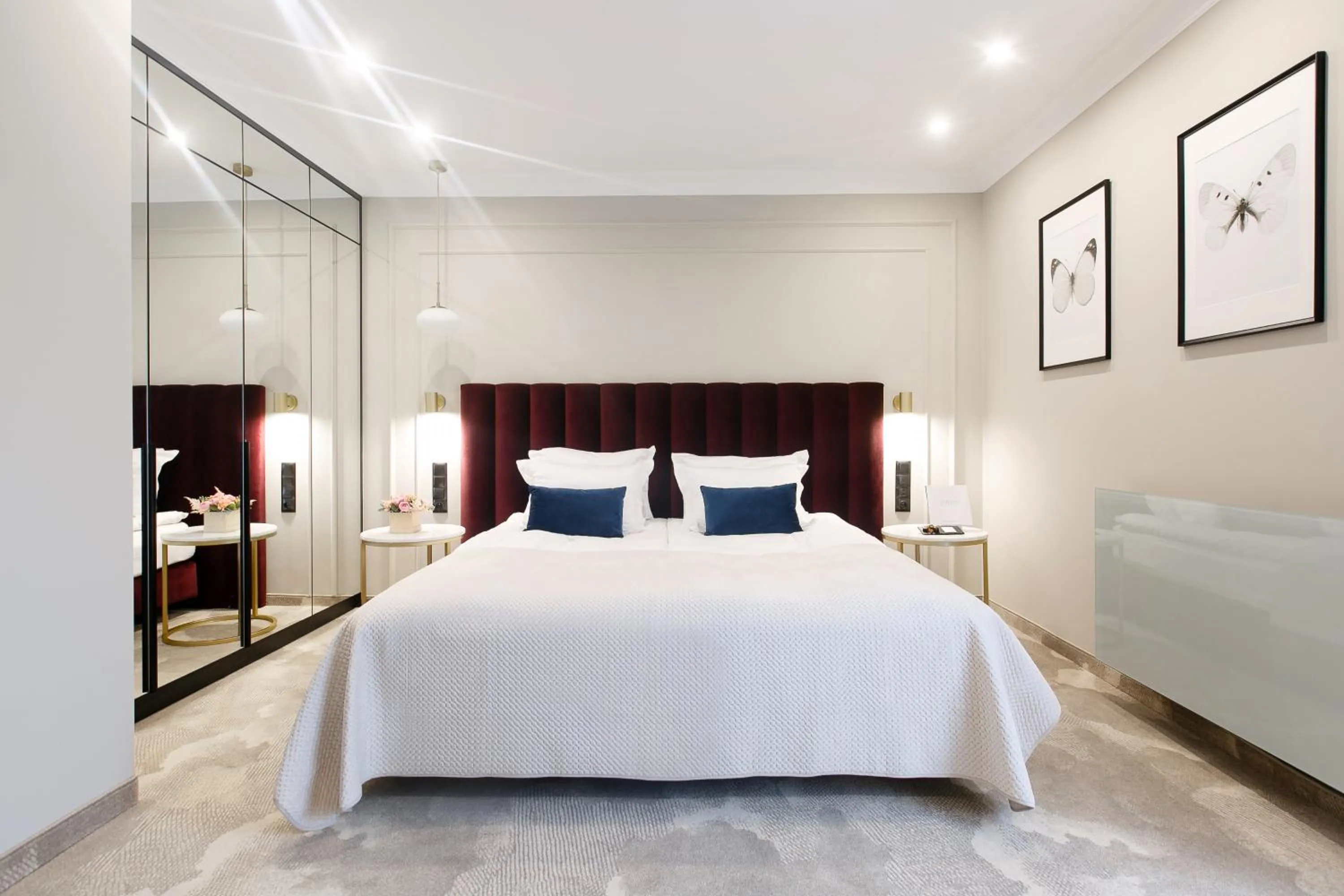 Bedroom, Bed in Queen Boutique Hotel