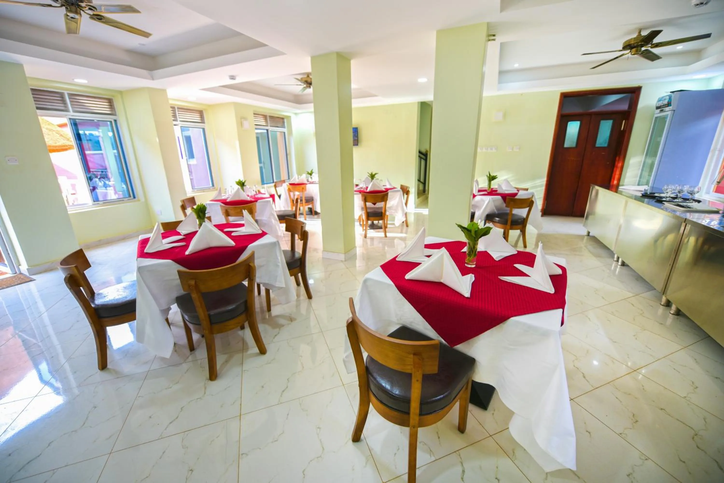 Restaurant/places to eat in Nyumbani Hotel