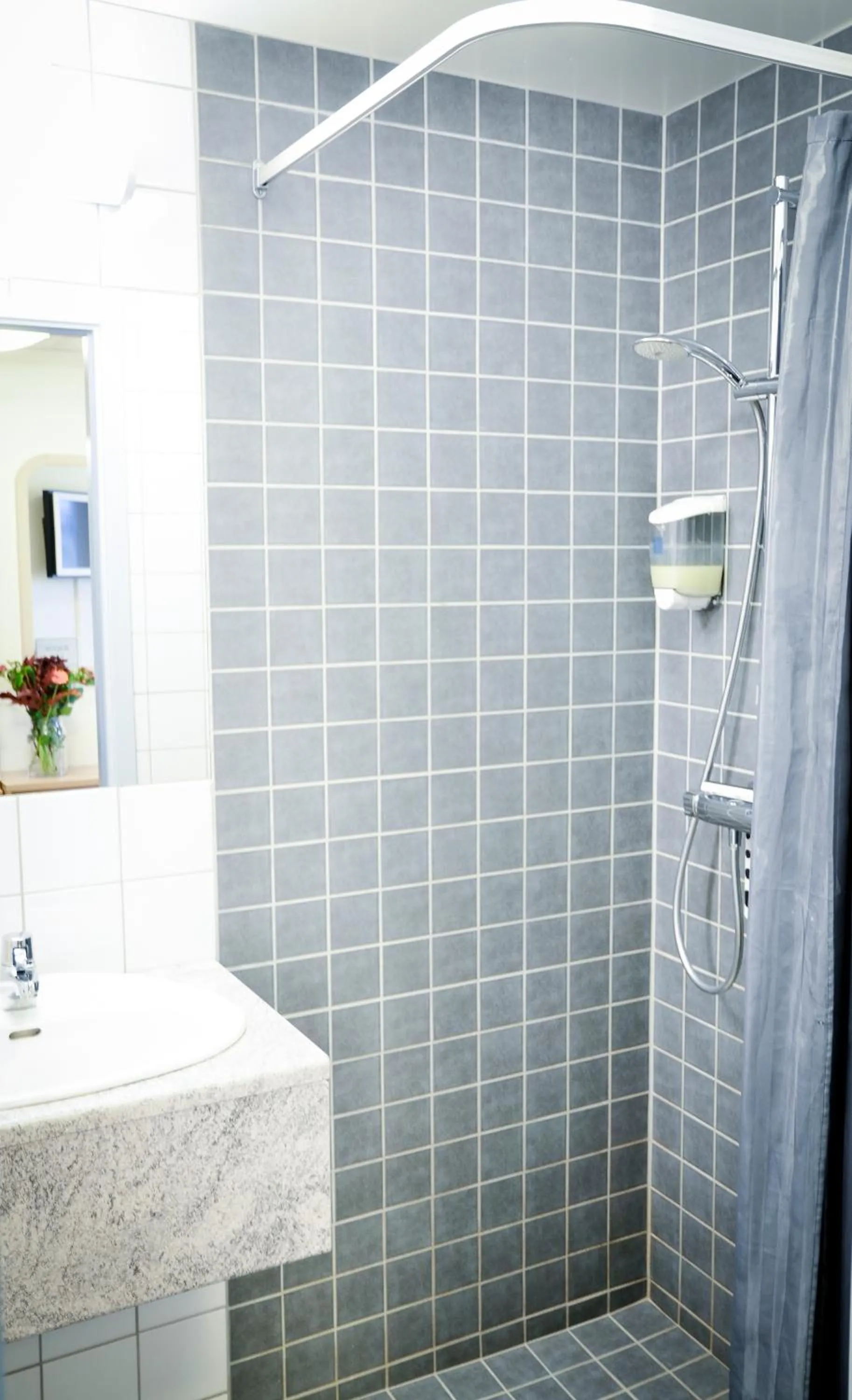 Shower in Hasse på Sjökanten Hotell & Restaurang