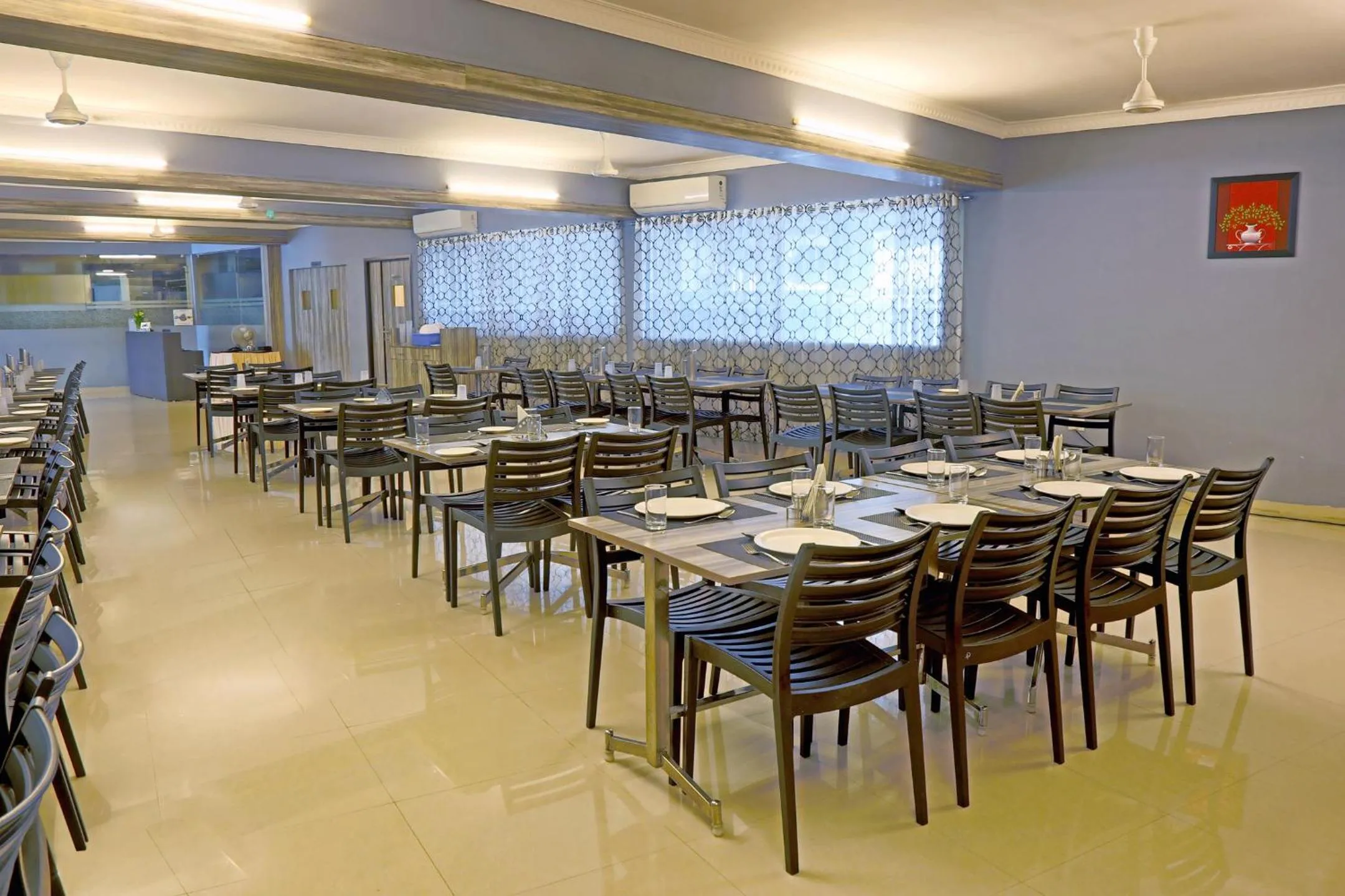 Restaurant/places to eat in Downtown Business Hotel