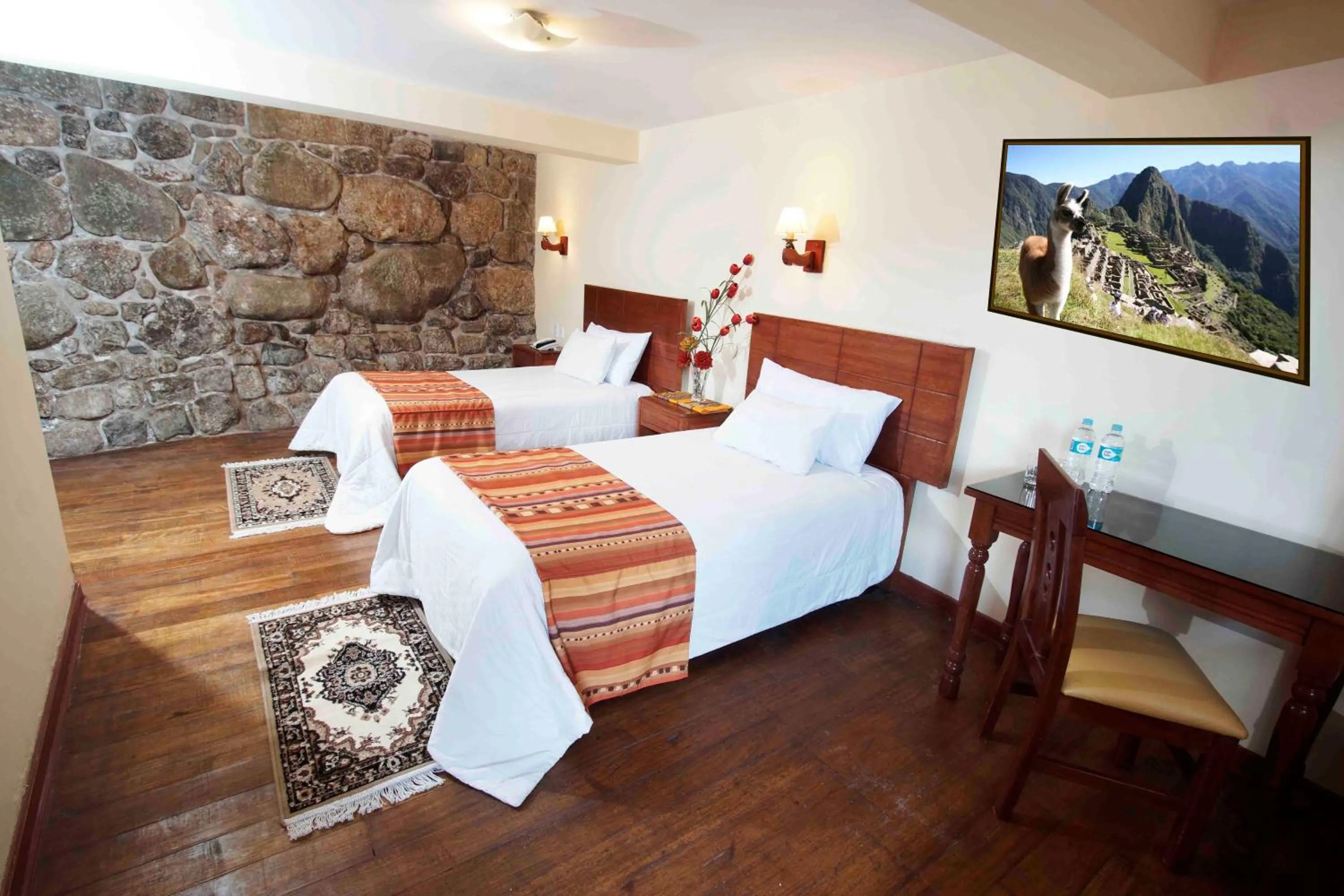 Twin Room with Bath in Siete Ventanas