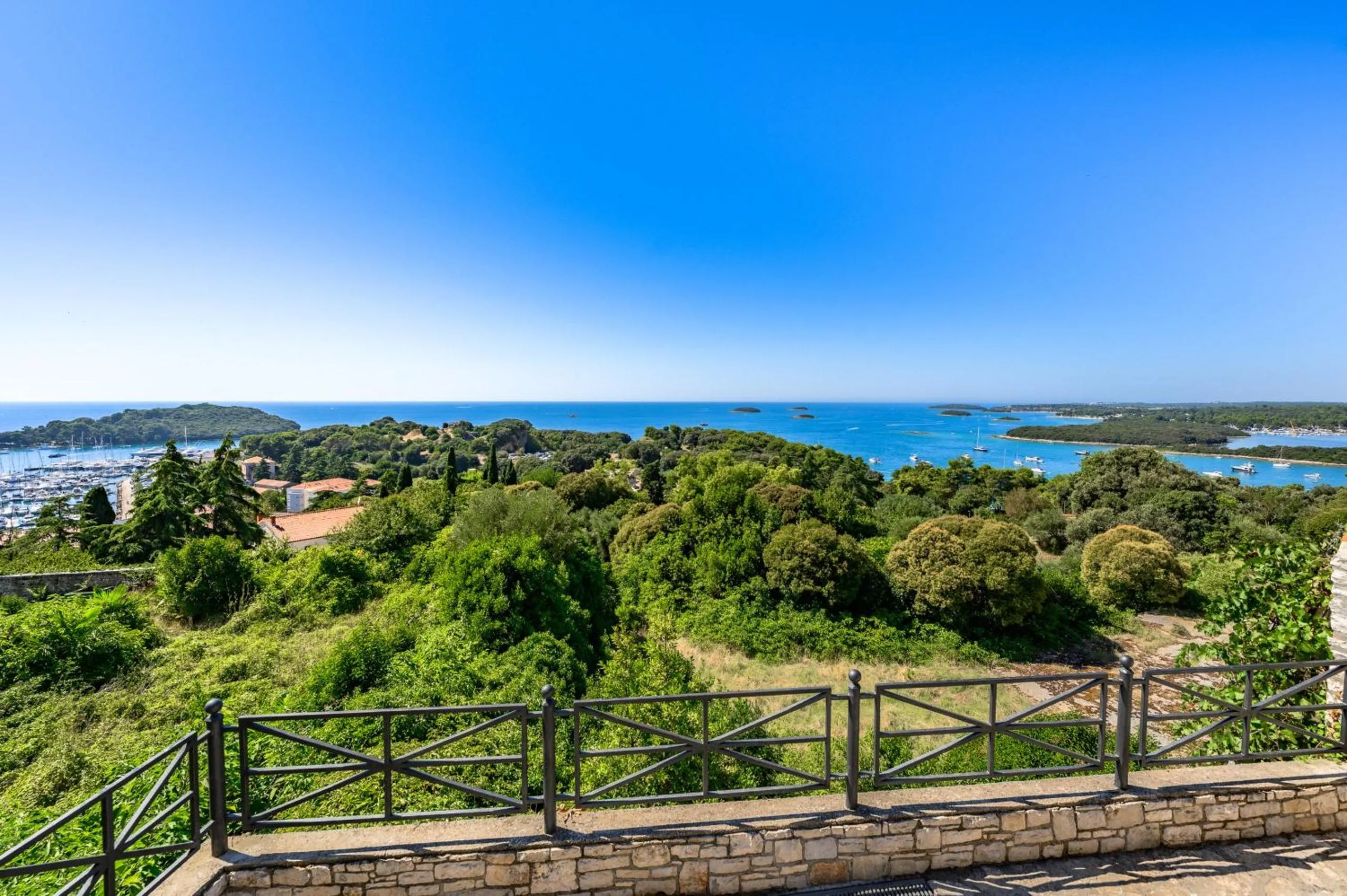Villa Carla- Istrian Stone Villa with Sea View