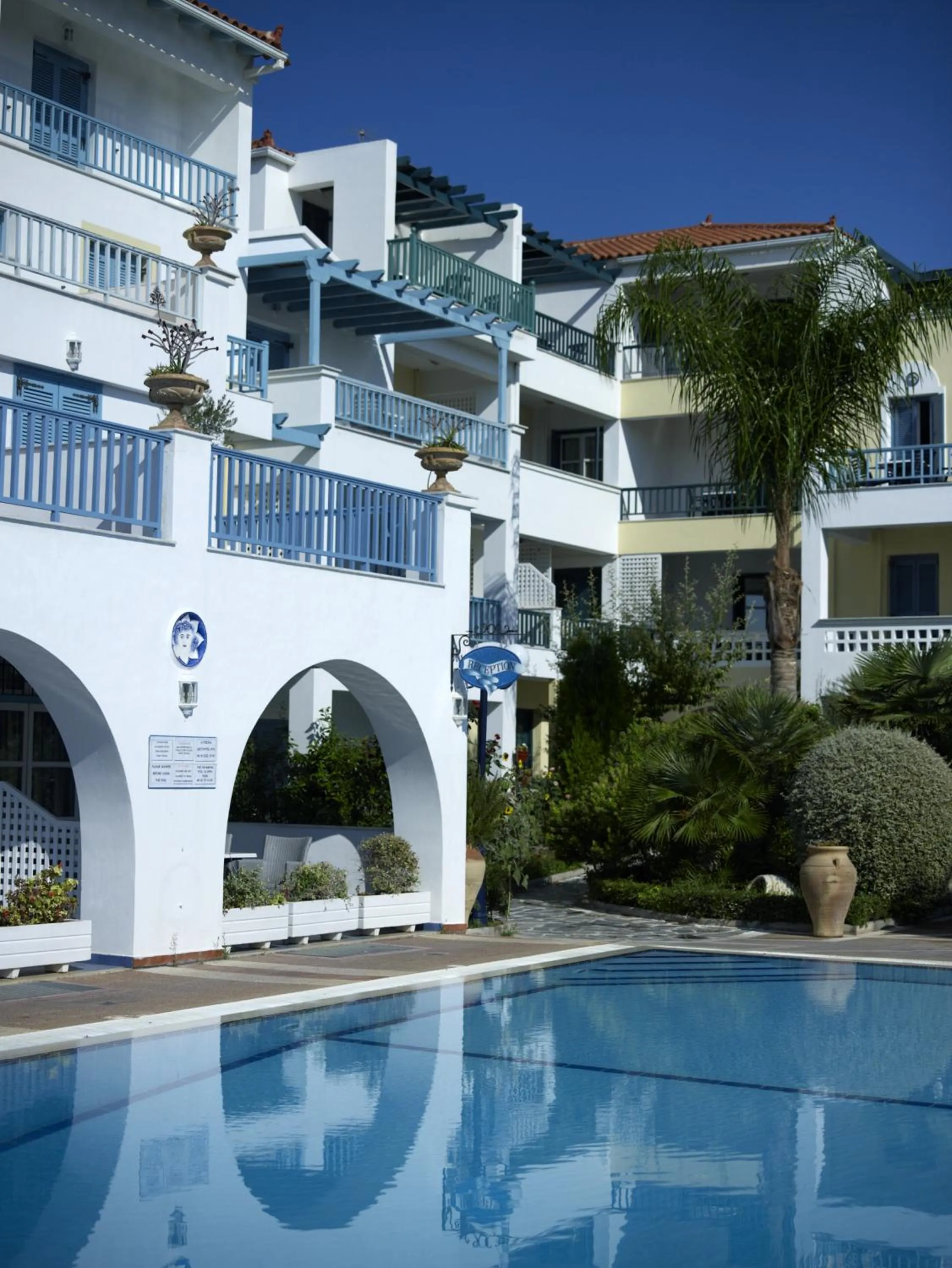 Facade/entrance in Nikis Village