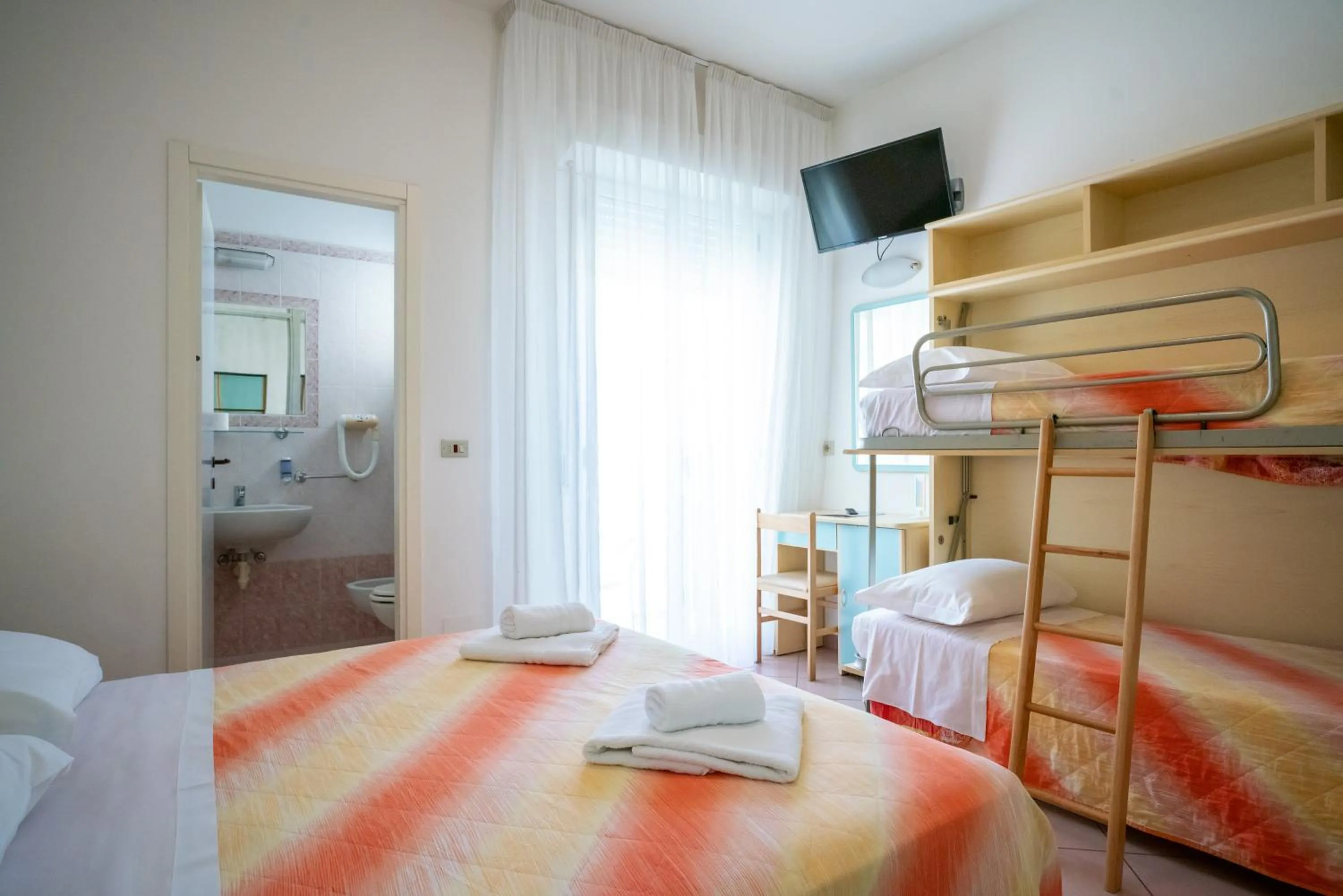 Bedroom, Bed in Hotel Radar