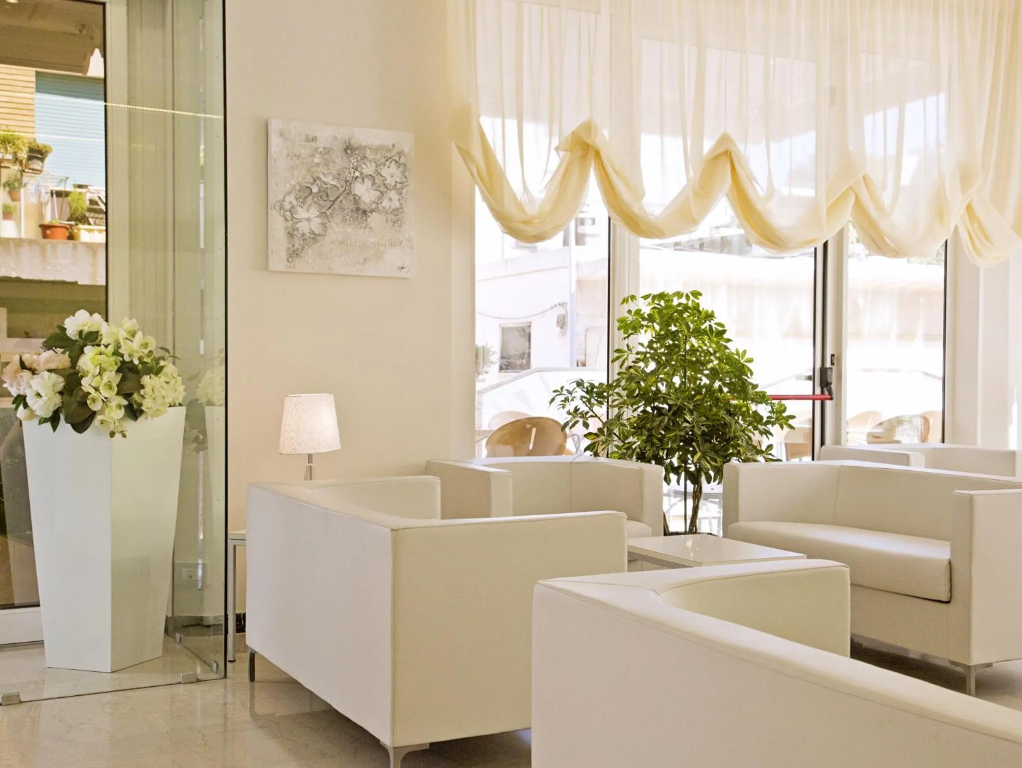 Communal lounge/ TV room in Hotel Radar