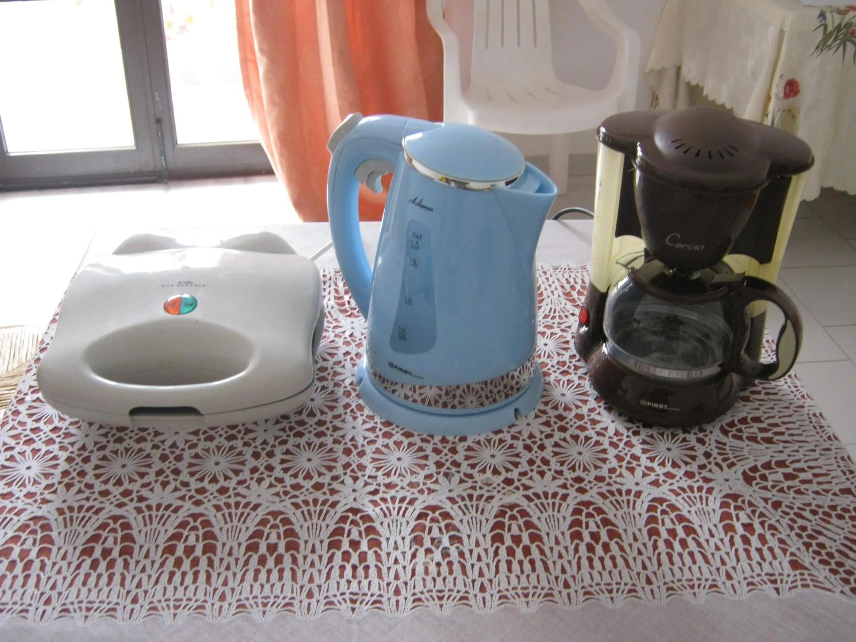 Coffee/tea facilities in Amaryllis Hotel