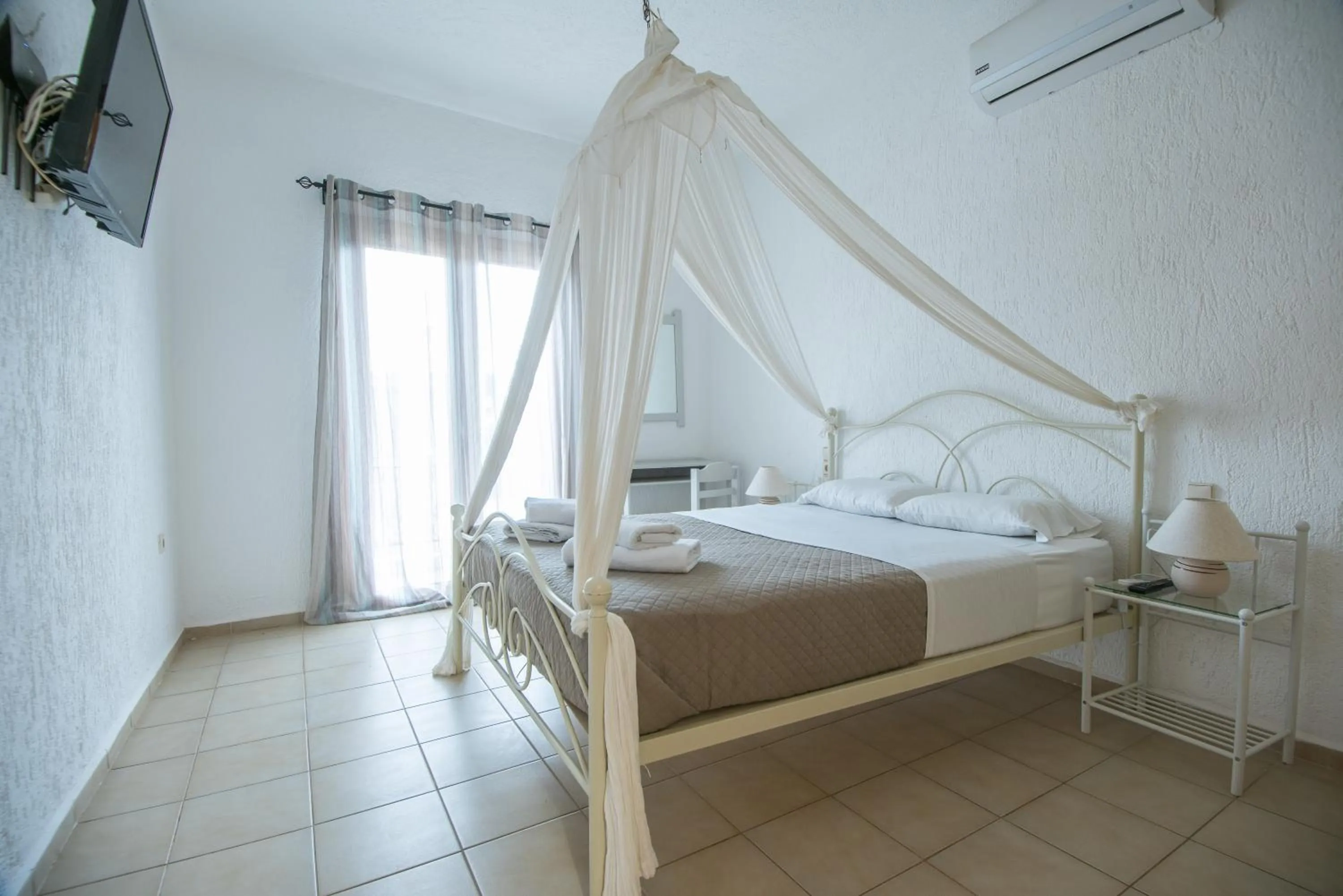 Bed in Athina Villas
