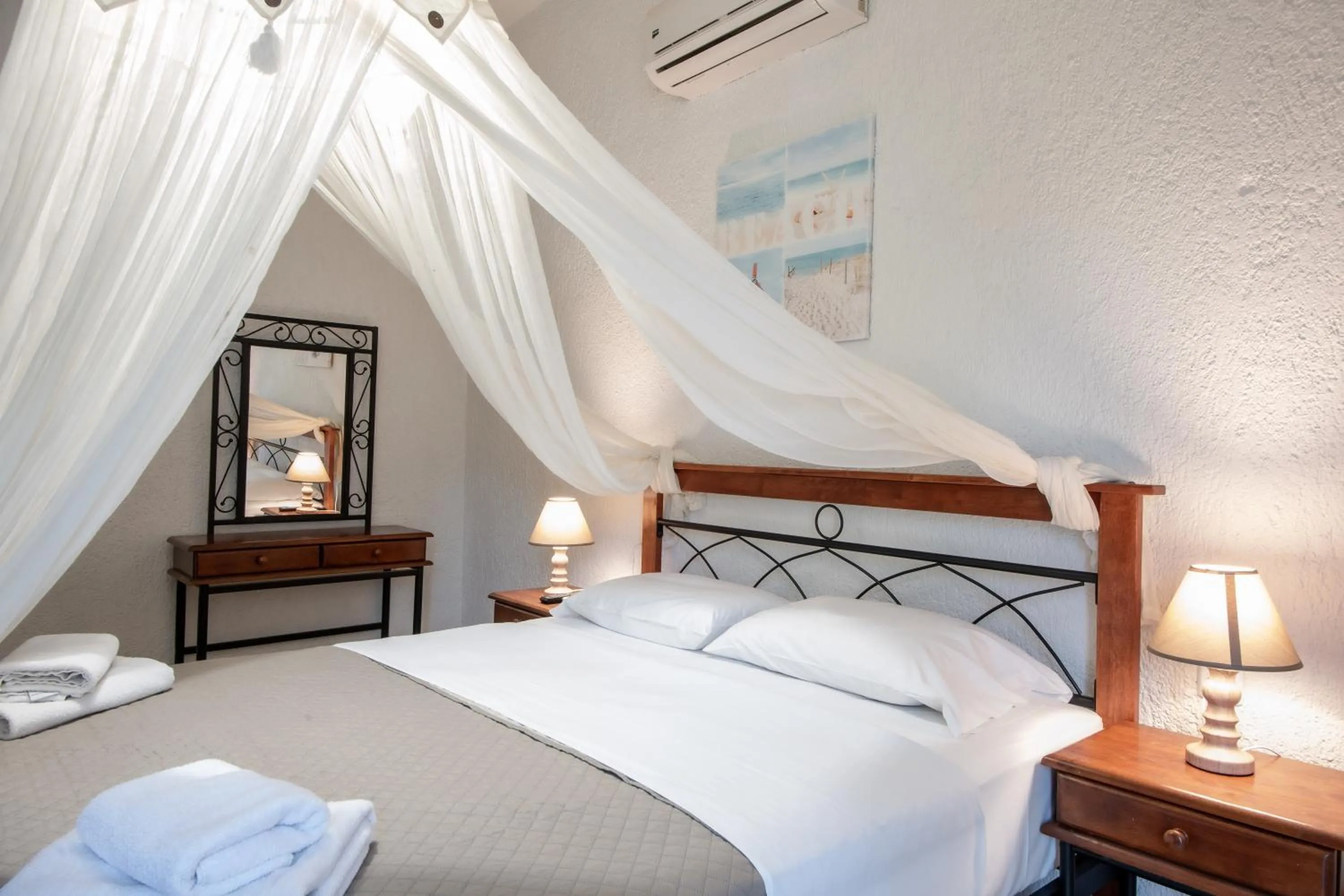 Bed in Athina Villas