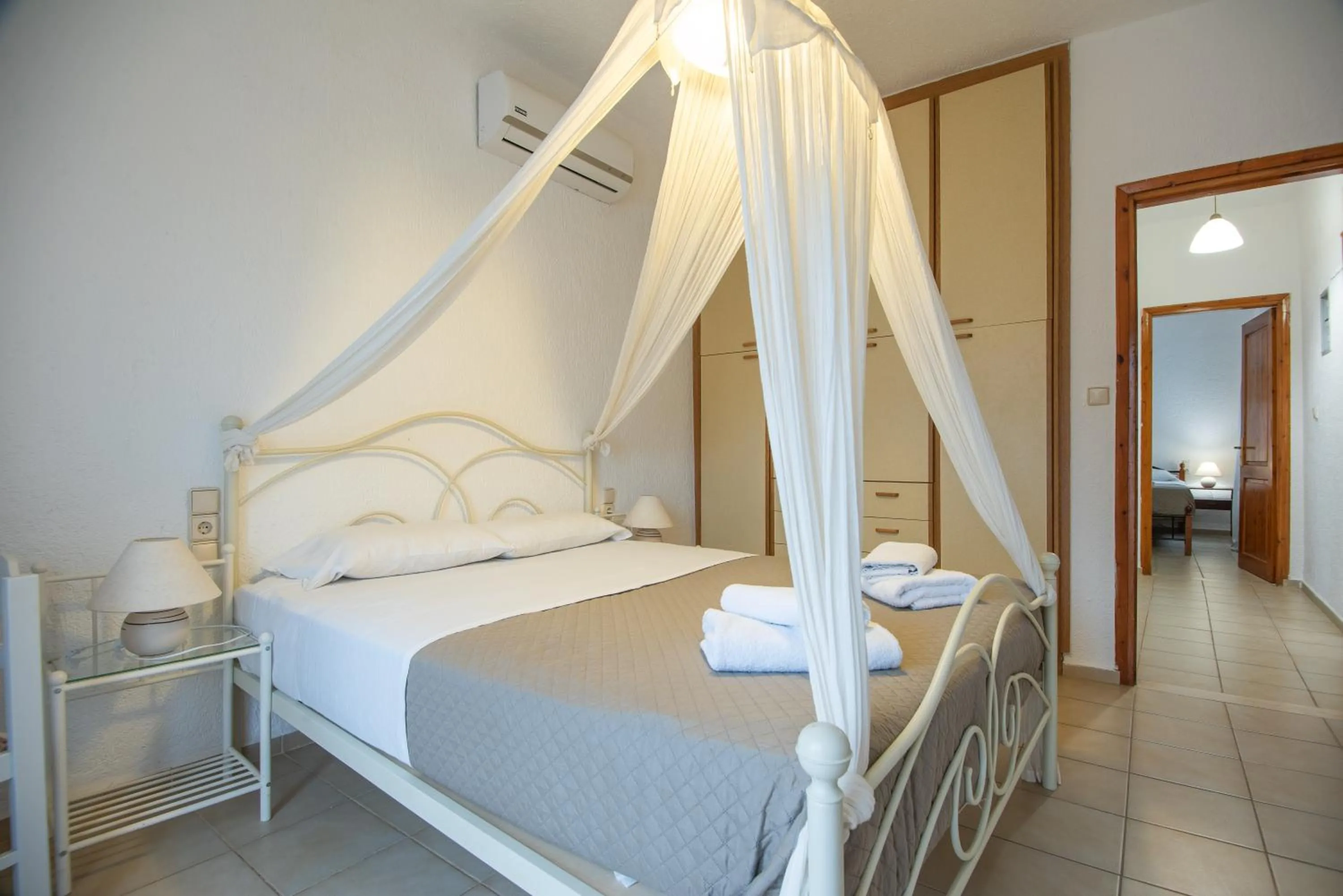 Bed in Athina Villas