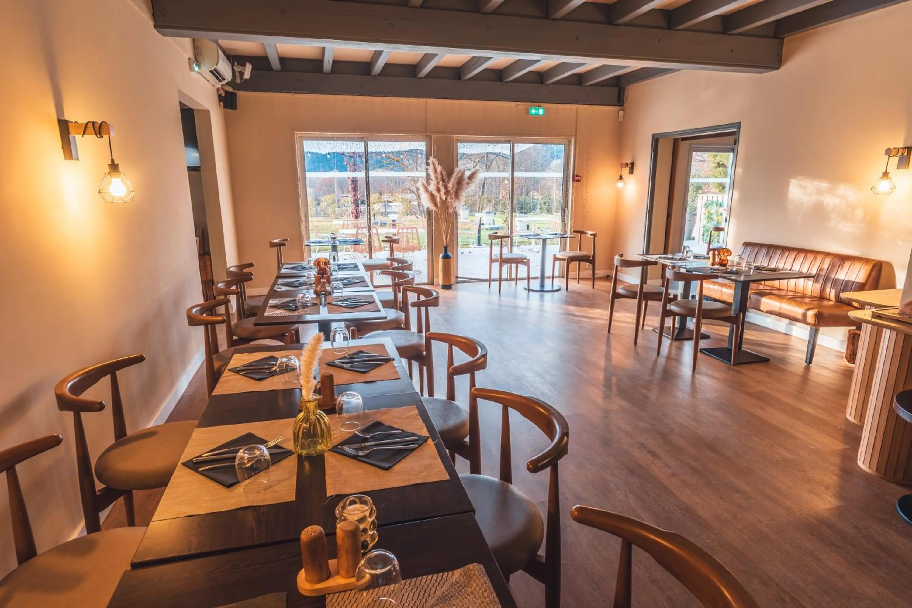 Restaurant/places to eat in Golf Resort de Digne-les-bains by Adonis