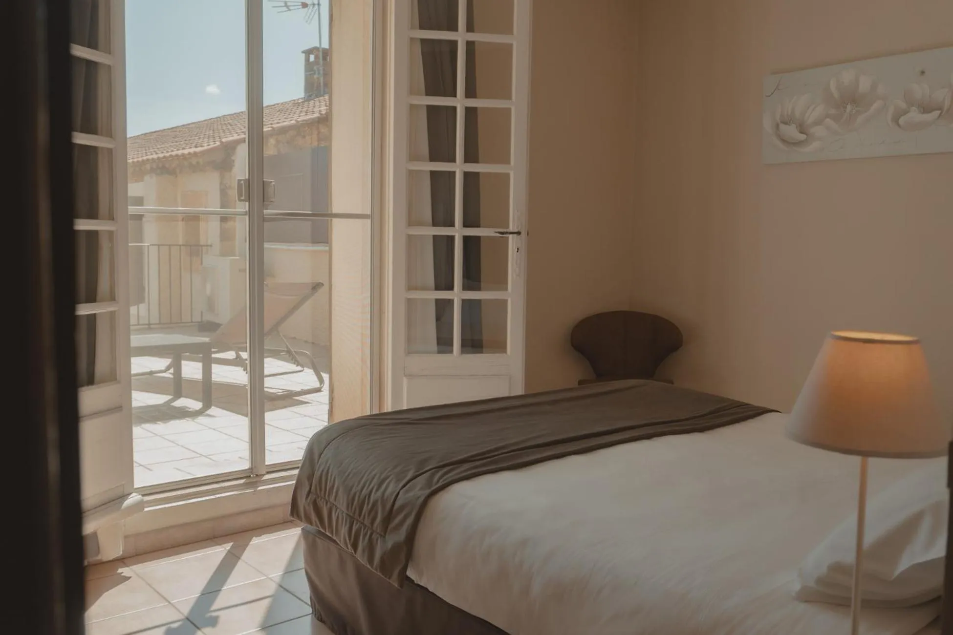 Bed in Hôtel Les Magnanarelles