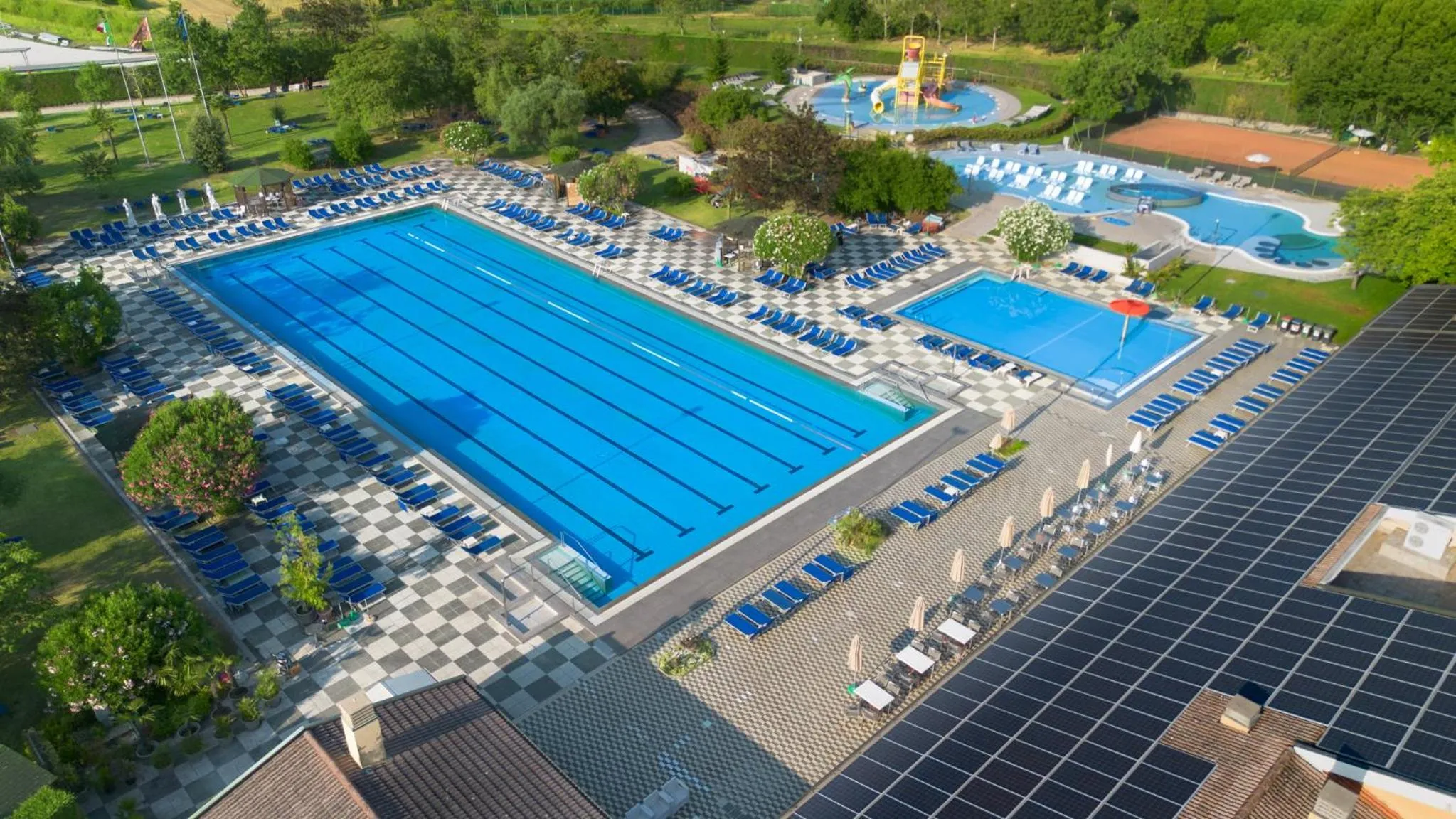 Swimming pool in Hotel Petrarca Terme