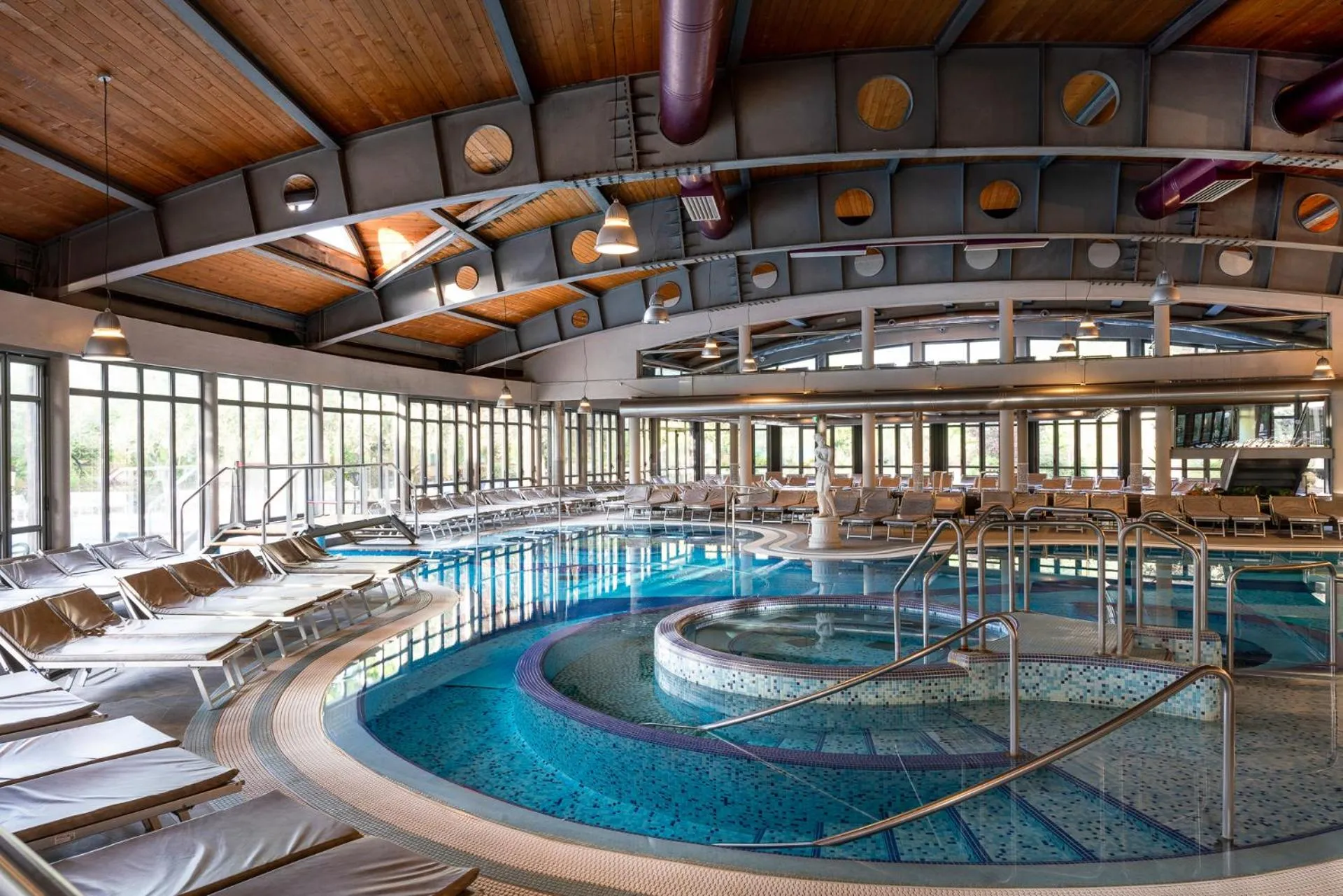 Swimming pool in Hotel Petrarca Terme