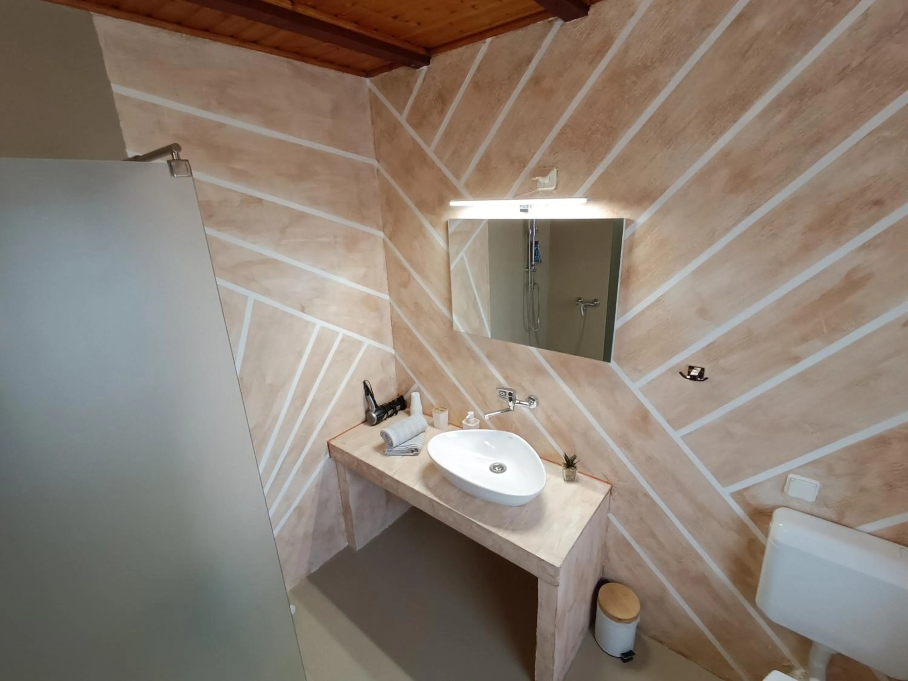 Shower in Szilvia Panzió Gyomaendrőd