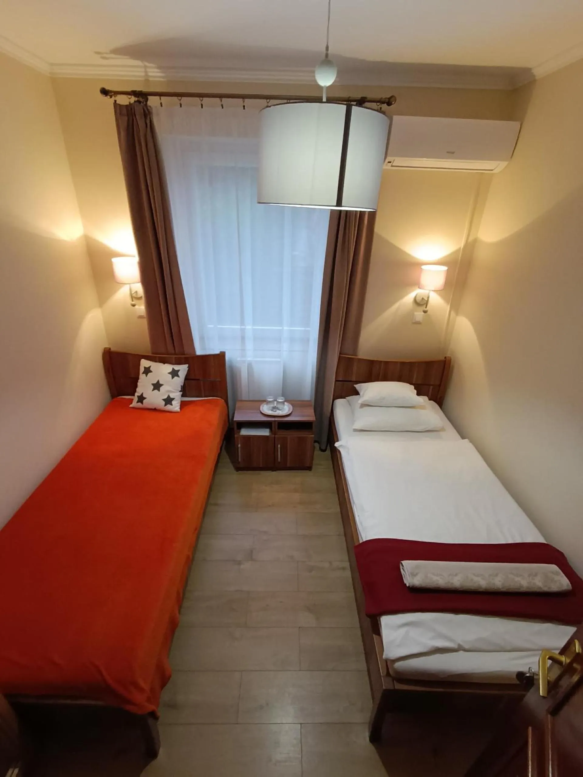 Bed in Szilvia Panzió Gyomaendrőd