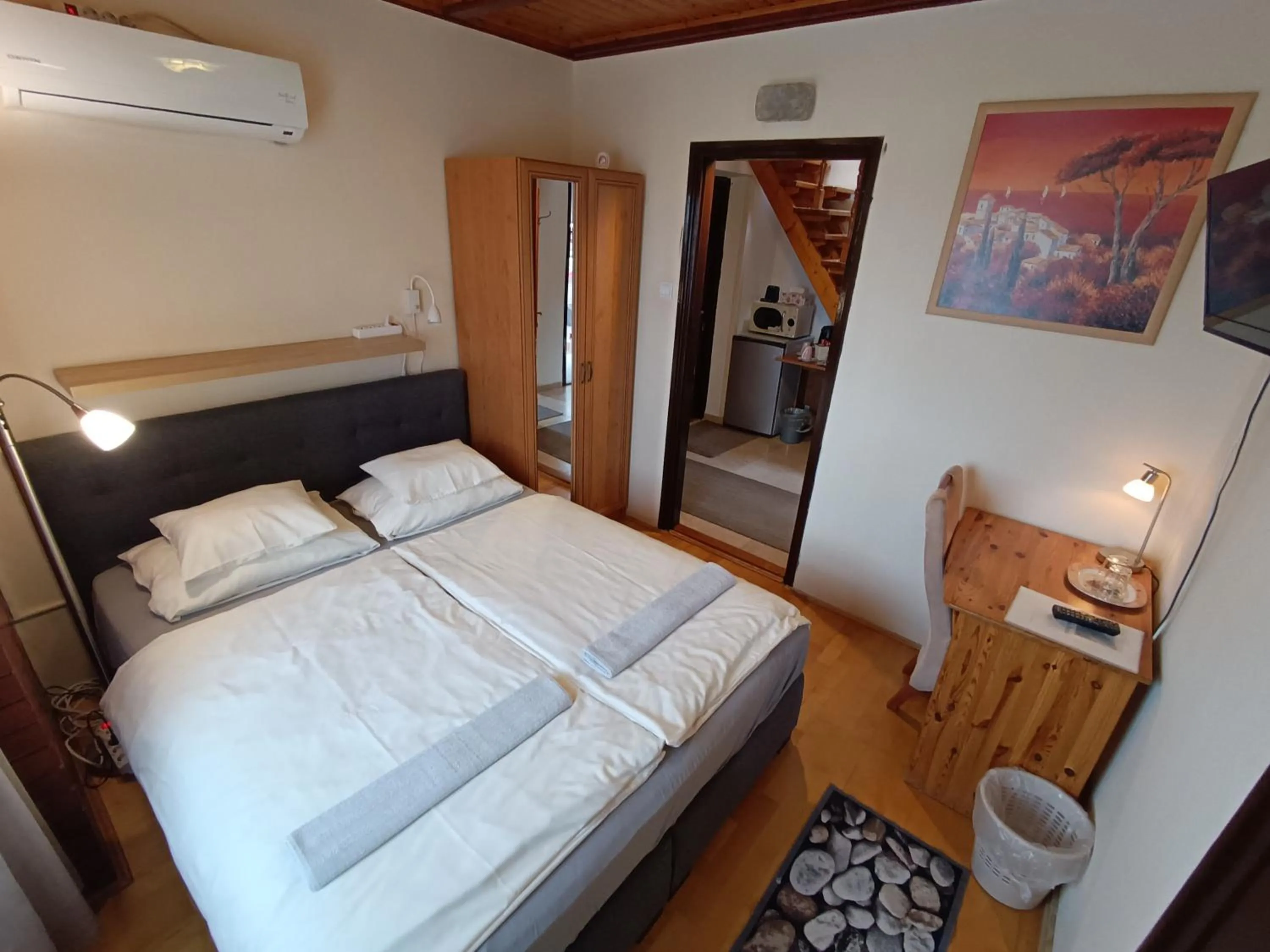 Bed in Szilvia Panzió Gyomaendrőd