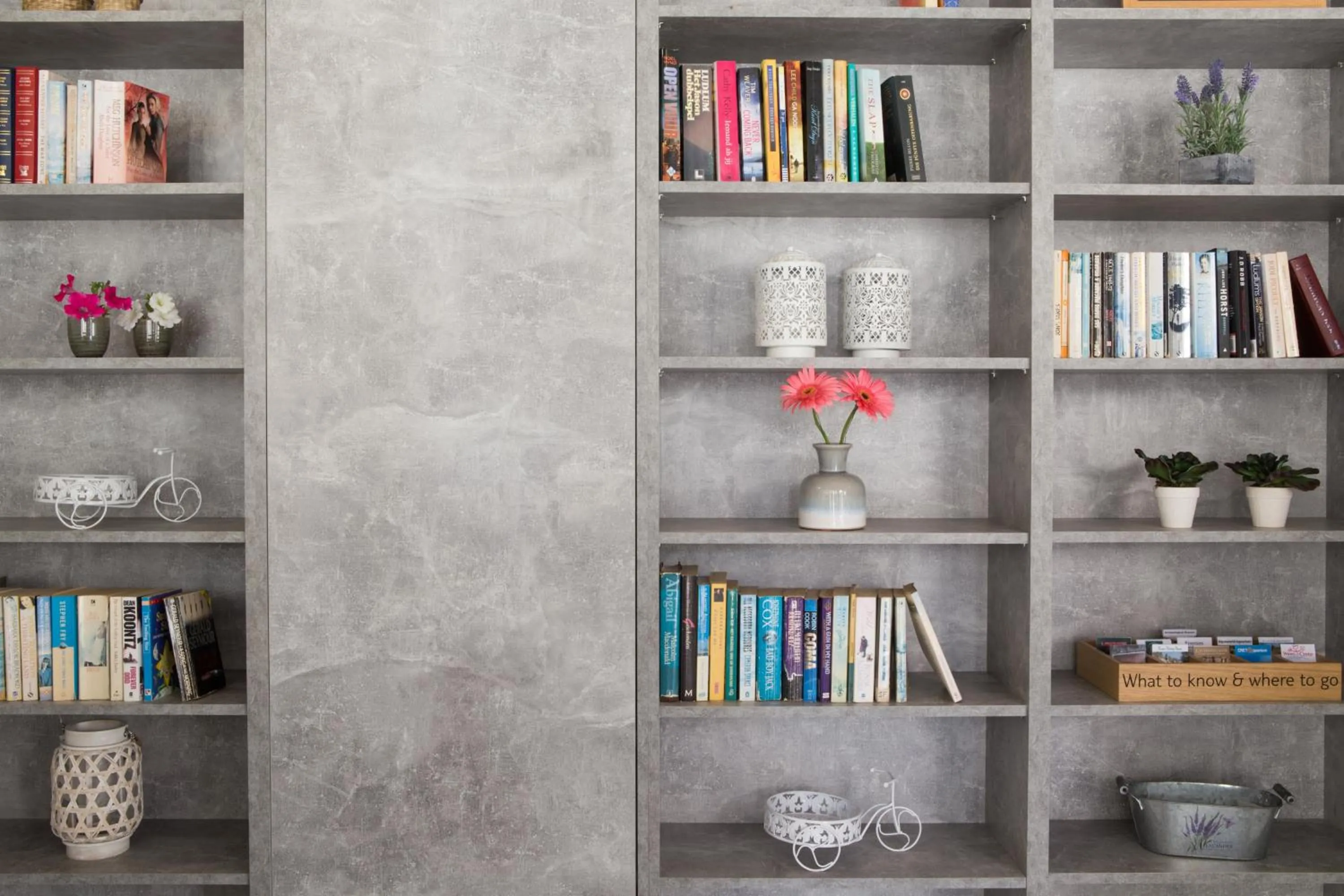 Library in Sundance Apartments & Suites