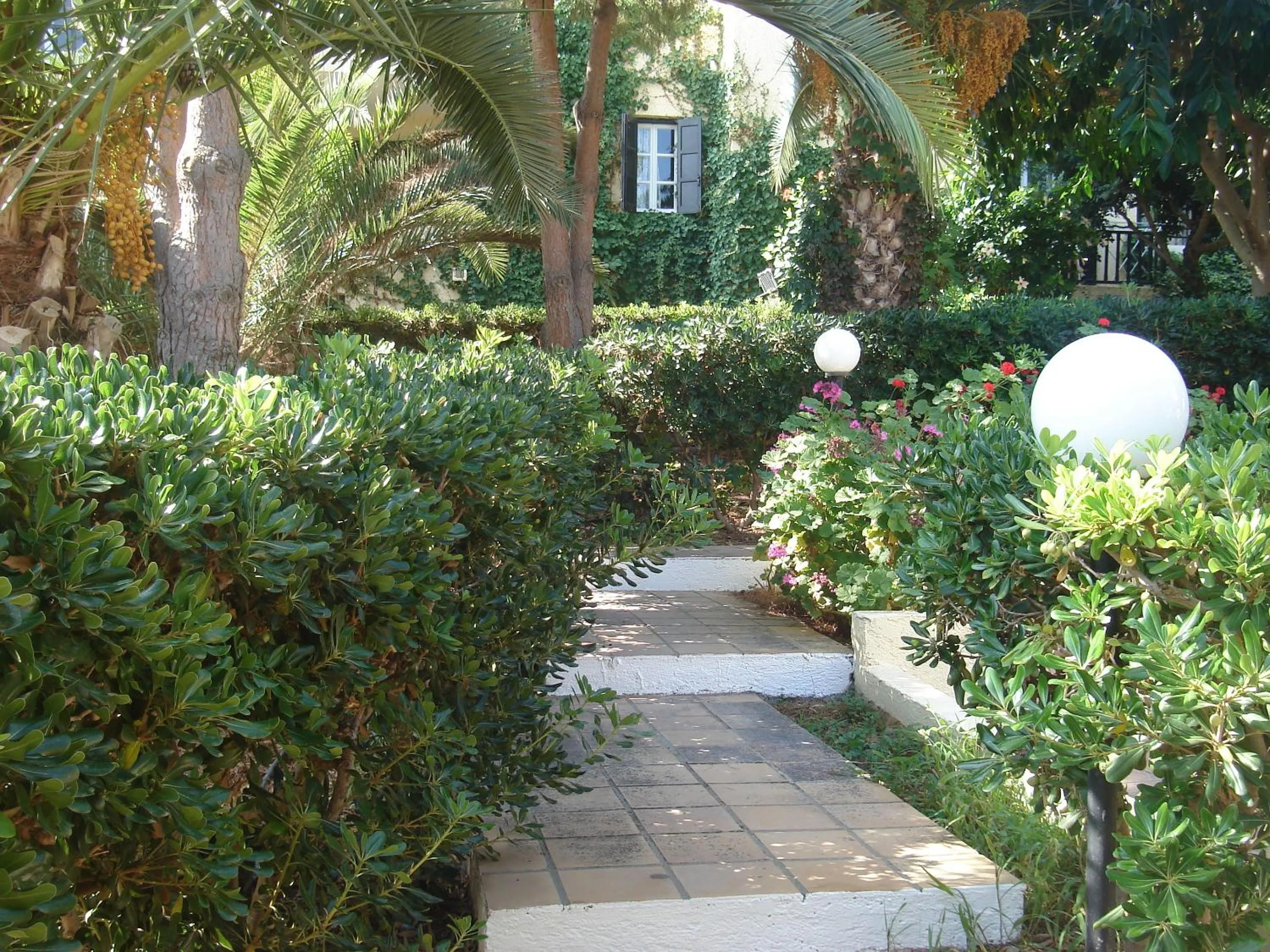 Garden in Sundance Apartments & Suites