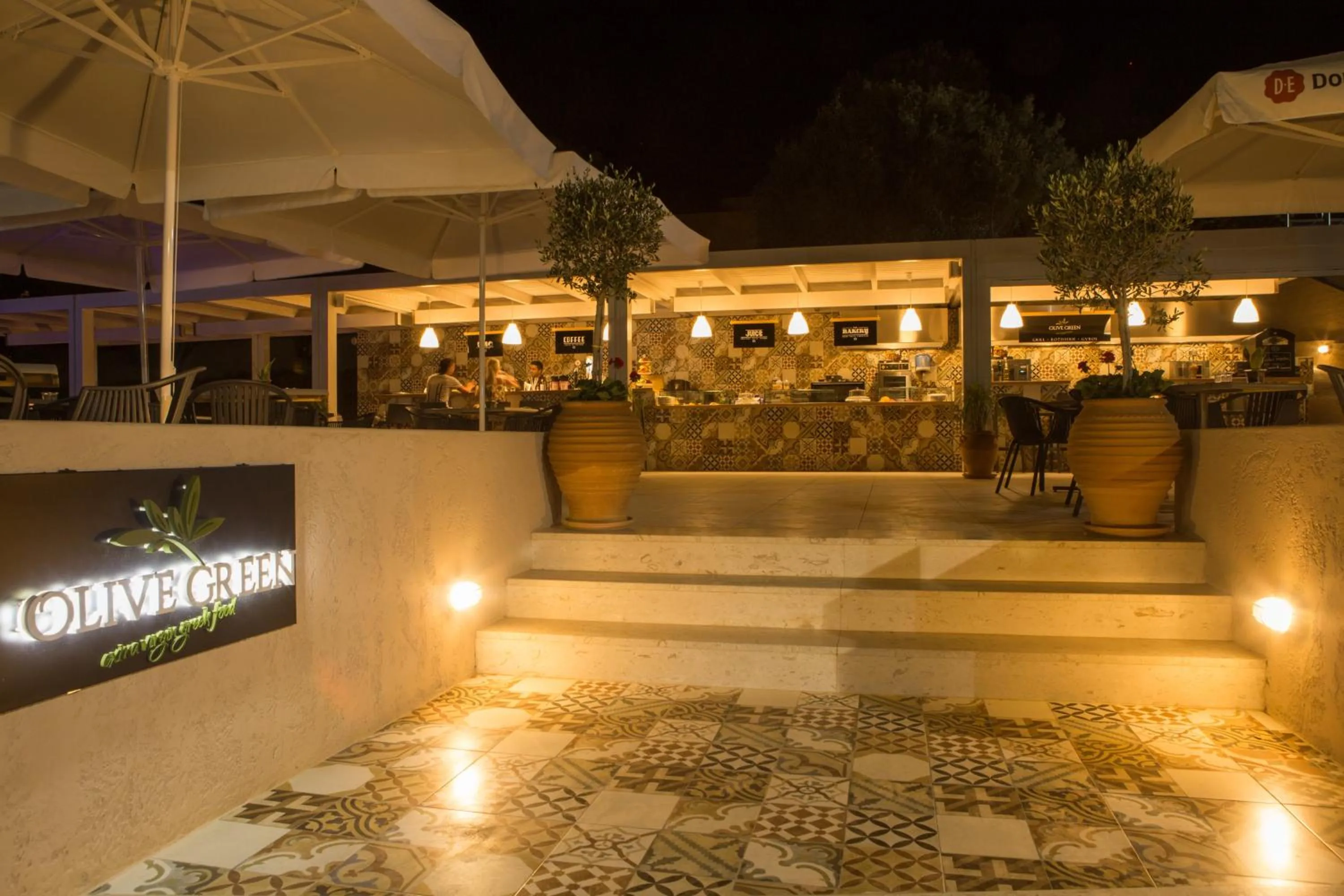 Restaurant/places to eat in Sundance Apartments & Suites