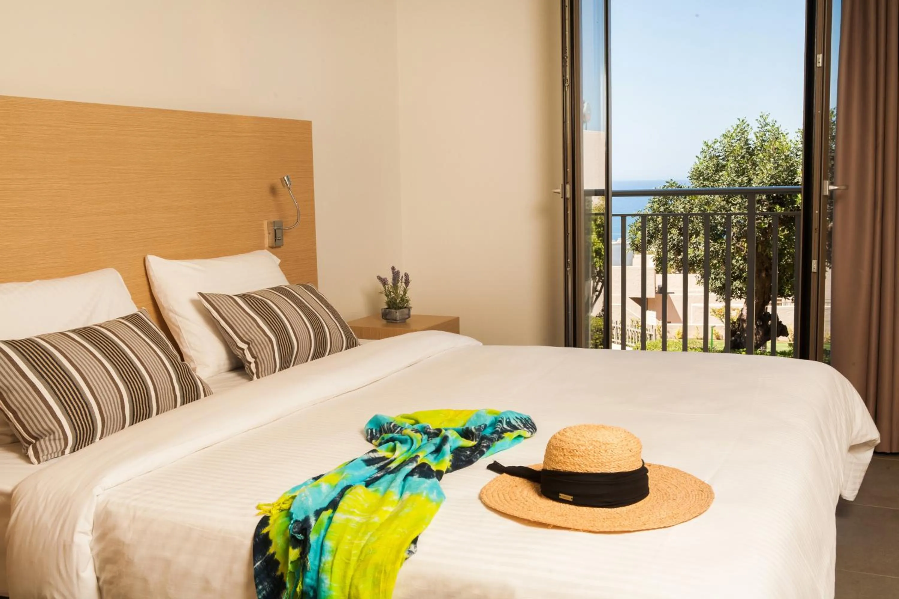 Bedroom, Bed in Sundance Apartments & Suites