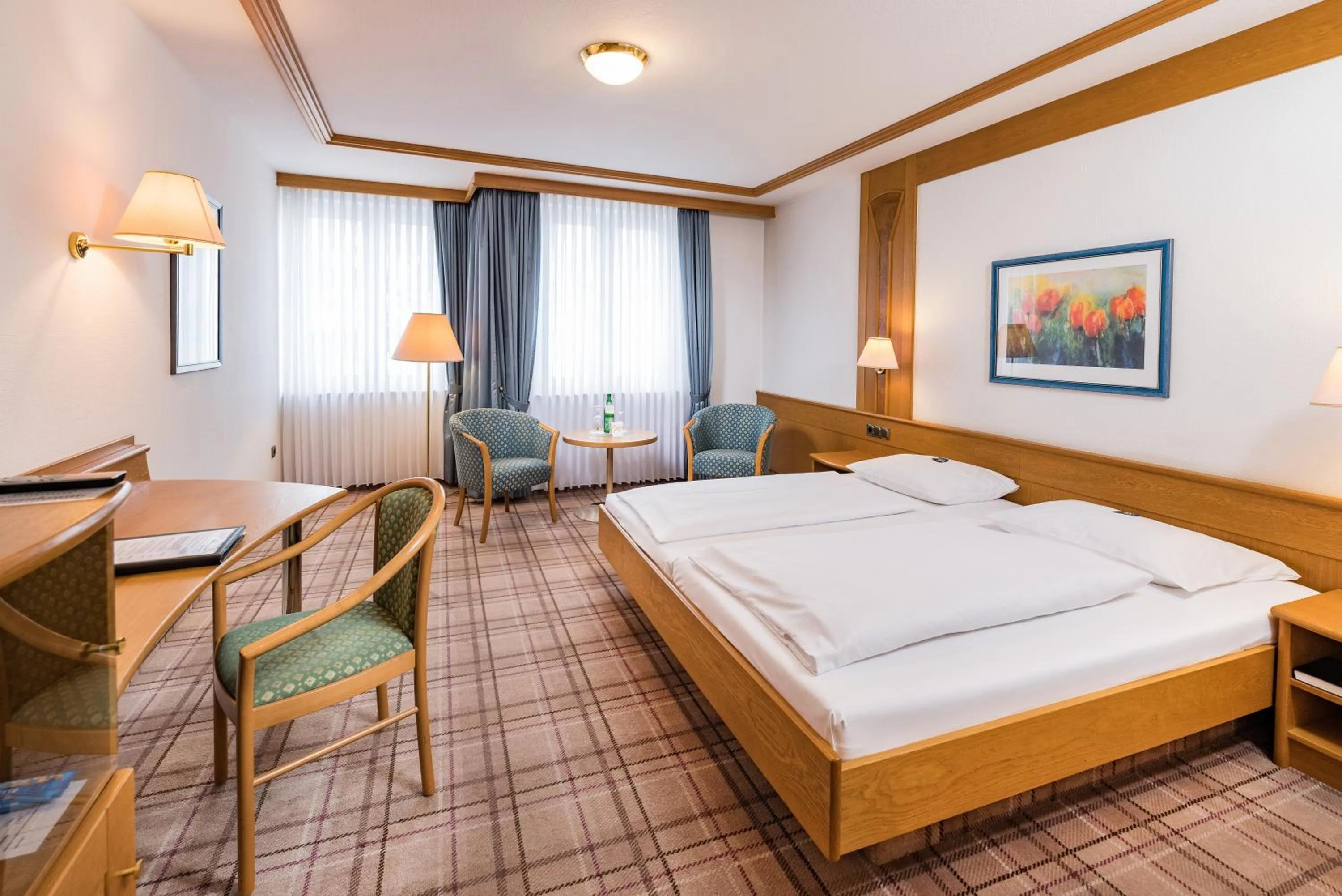 Photo of the whole room, Bed in Göbels Hotel zum Löwen