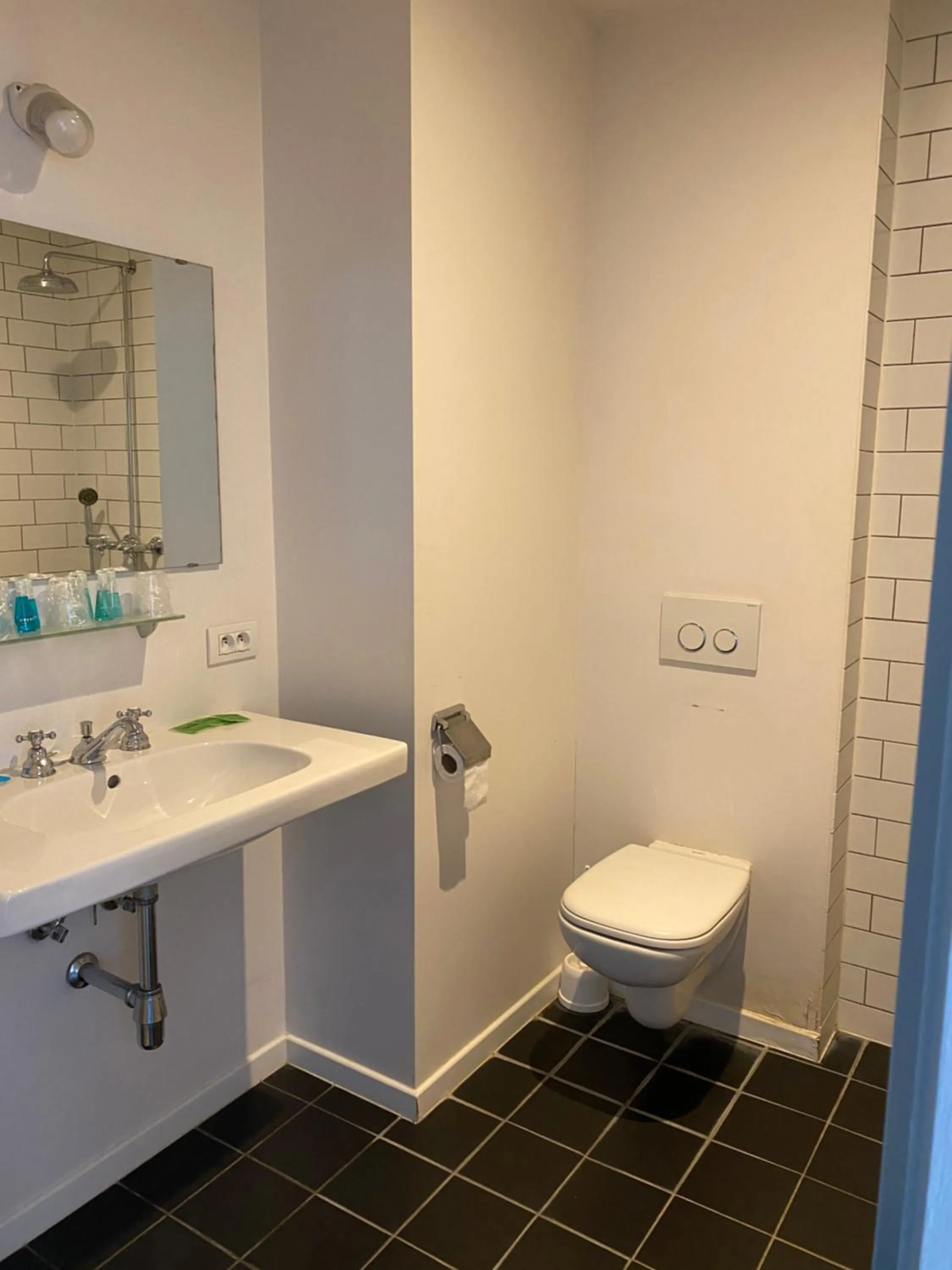 Toilet in Hotel O Ieper