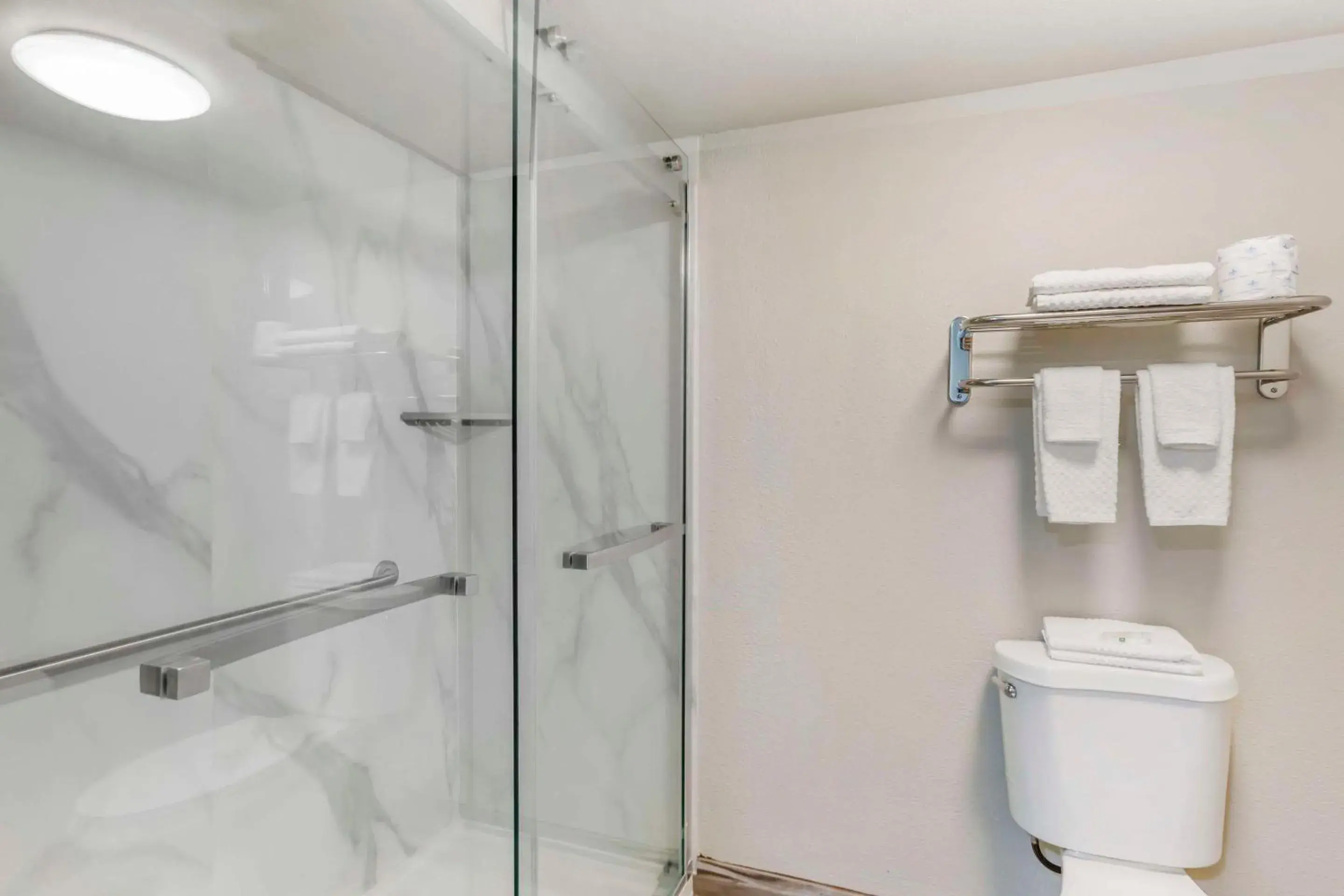 King Room - Non-Smoking in Quality Inn Show Low King Room - Non-Smoking in Quality Inn Show Low