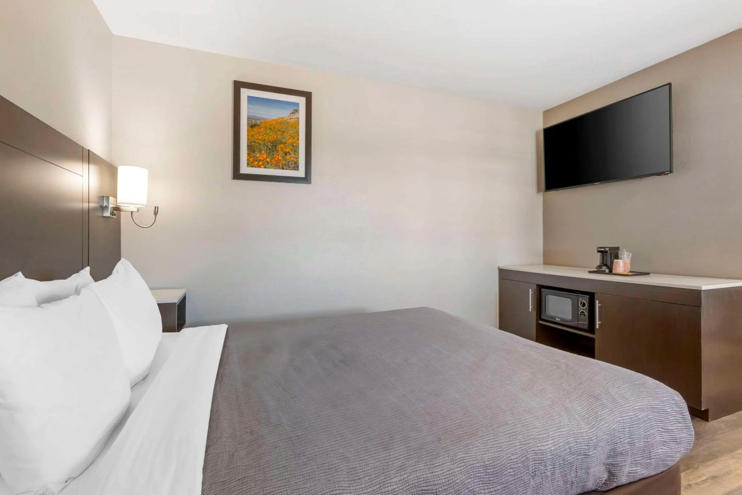 Bedroom in Quality Inn Show Low