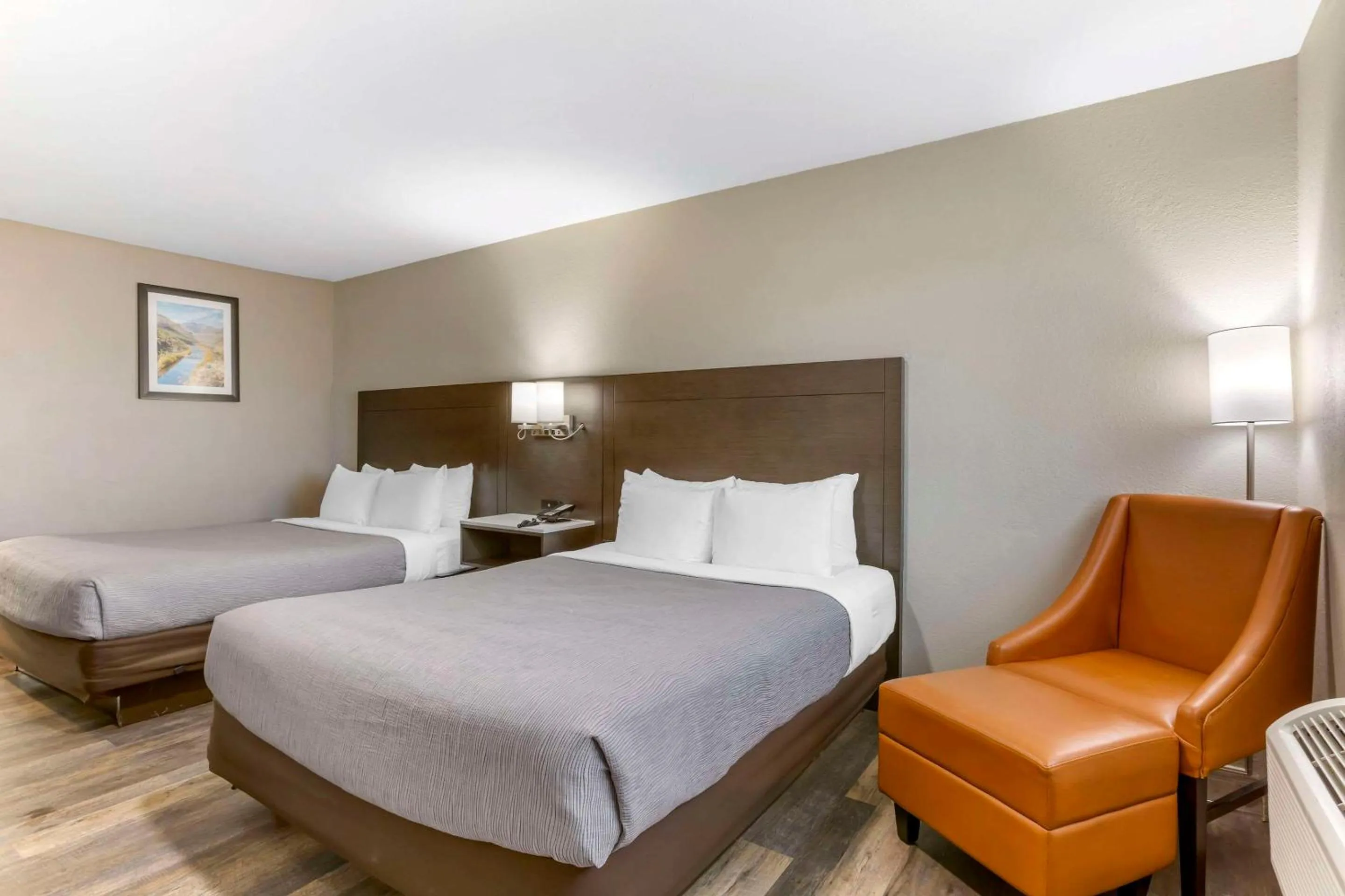 Bedroom in Quality Inn Show Low