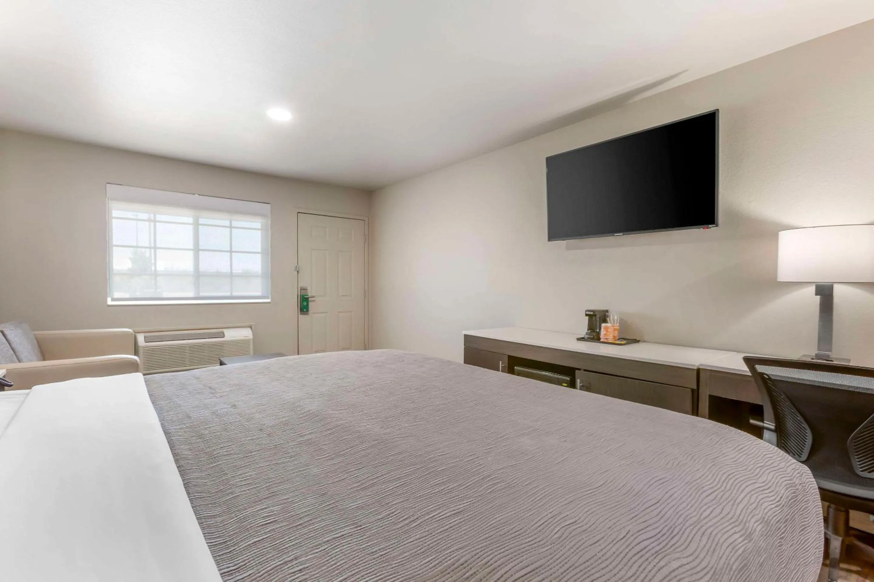 Bedroom in Quality Inn Show Low