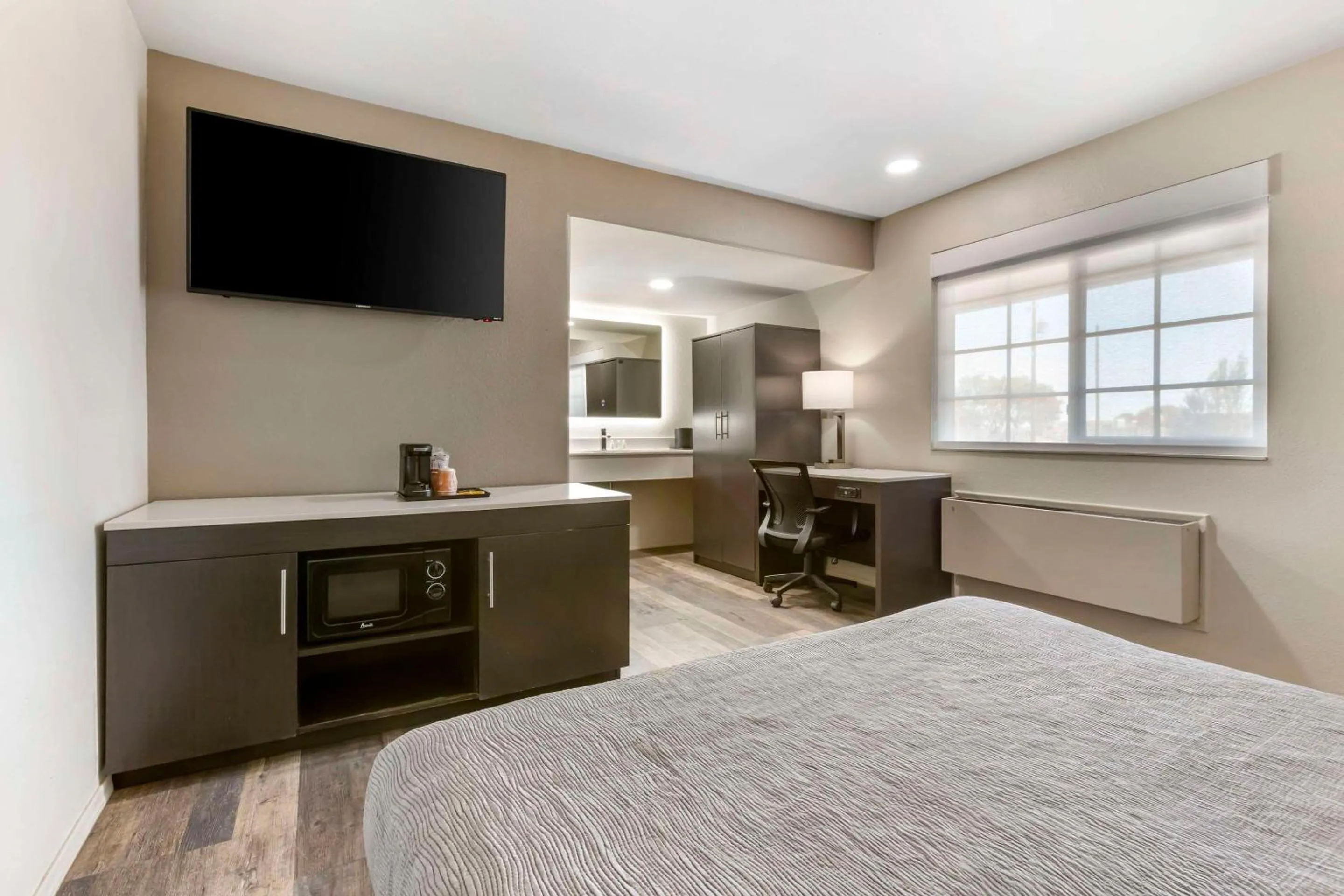 Bedroom in Quality Inn Show Low