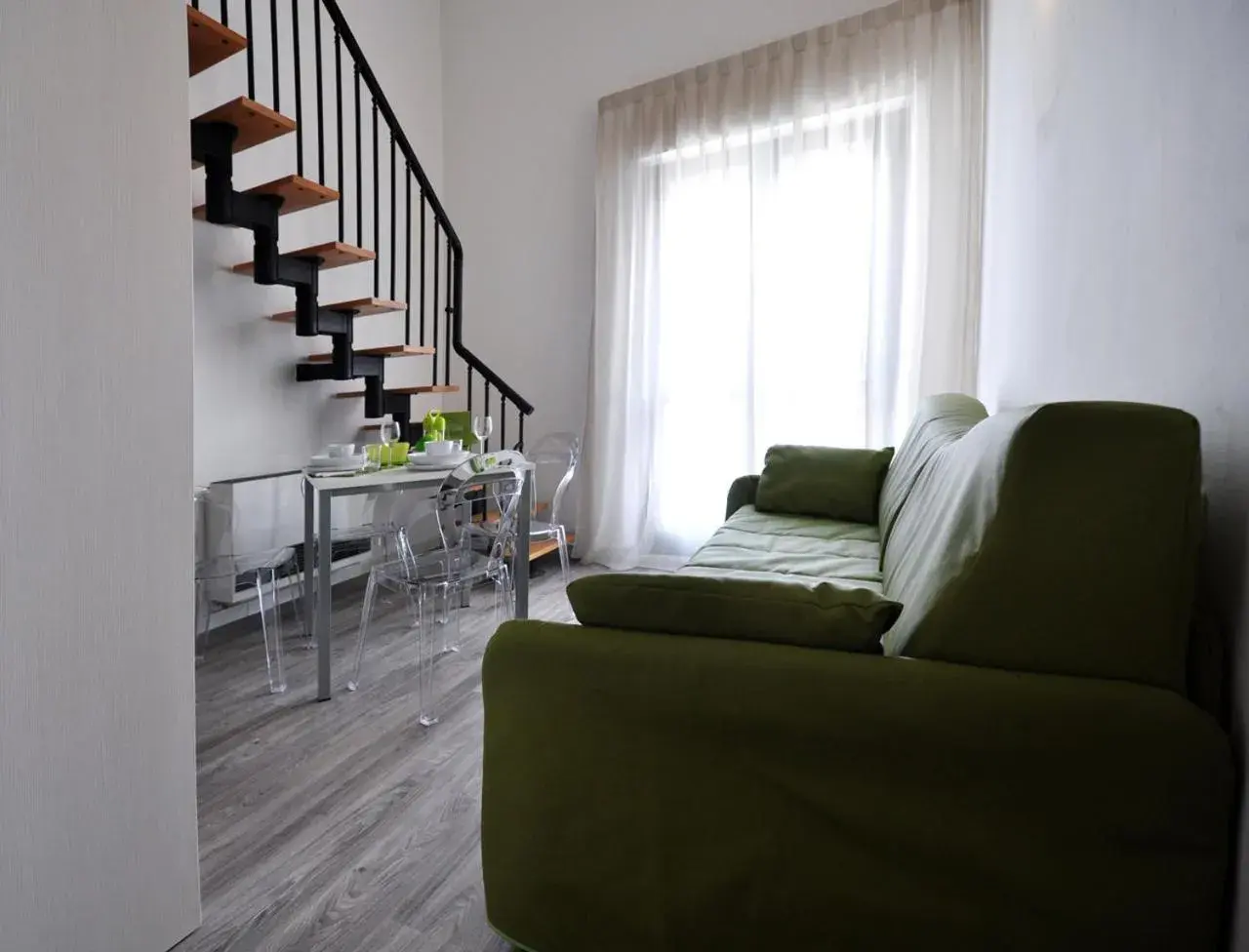 One-Bedroom Apartment - Split Level in Eden Park One-Bedroom Apartment - Split Level in Eden Park