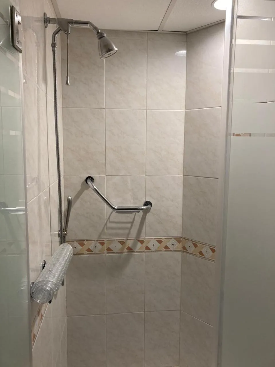 Shower in Hotel Mirage - Centro Histórico de Querétaro