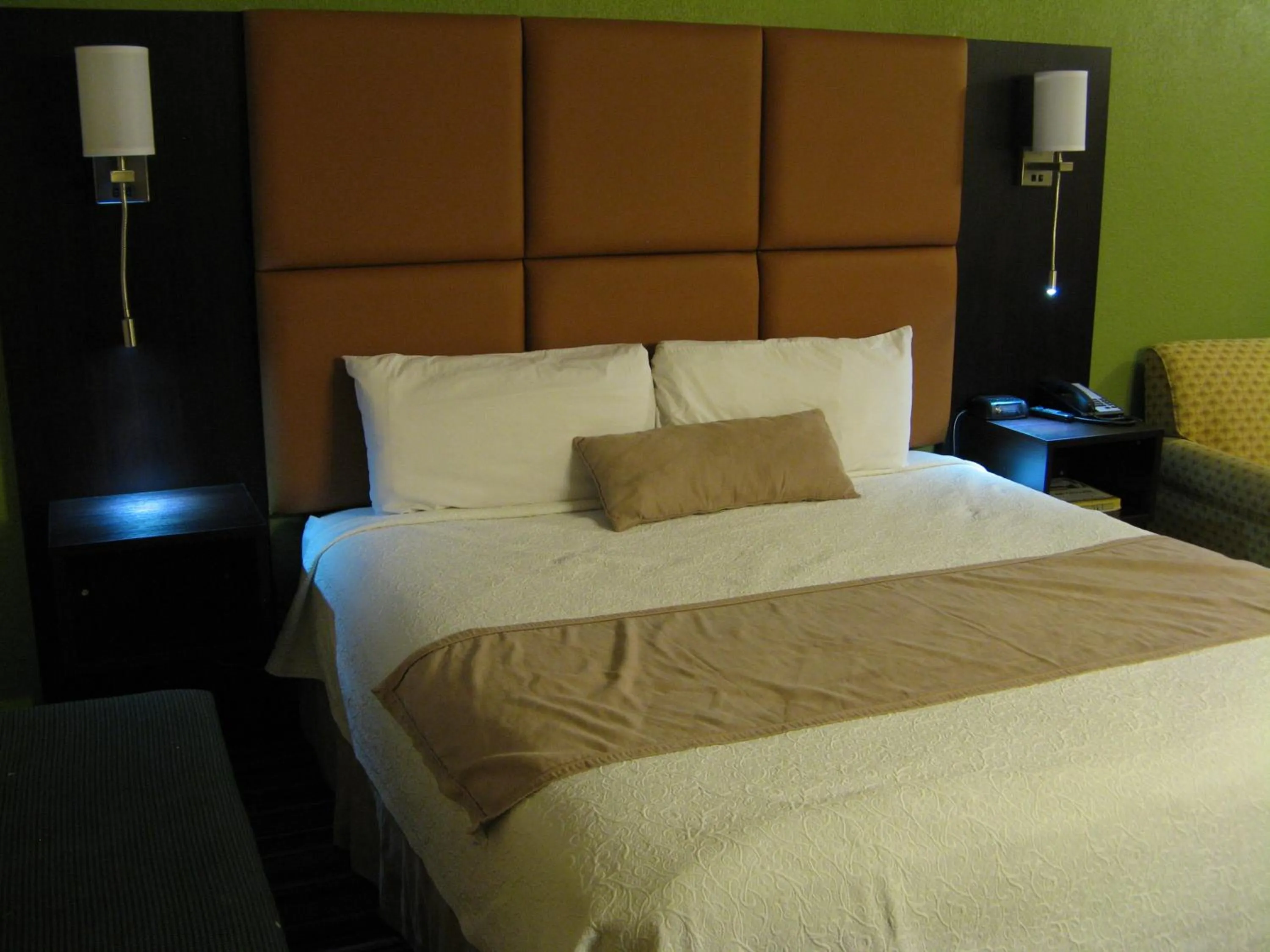 Bed in Inn at Portland