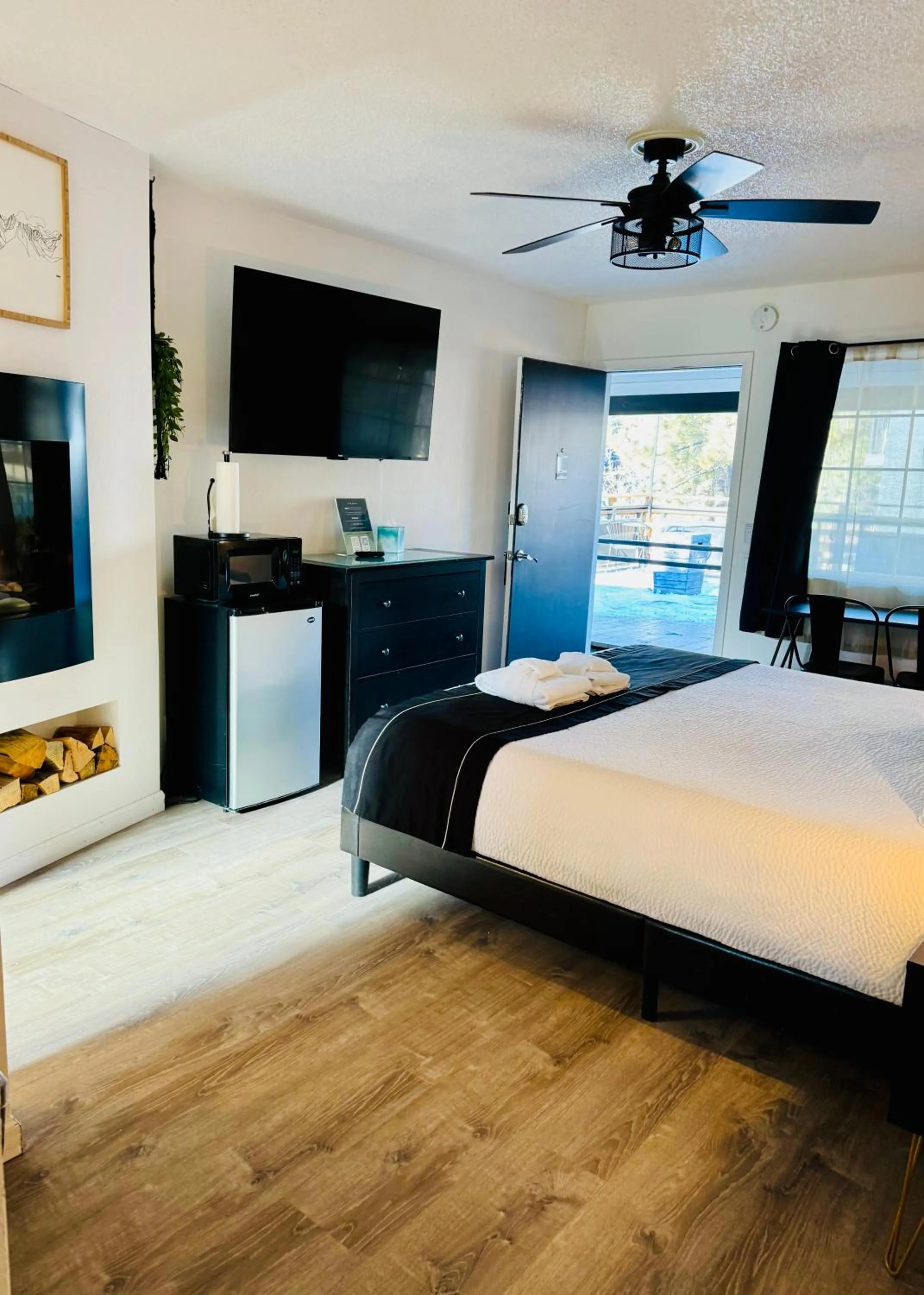 Bed in The Jeffrey Hotel