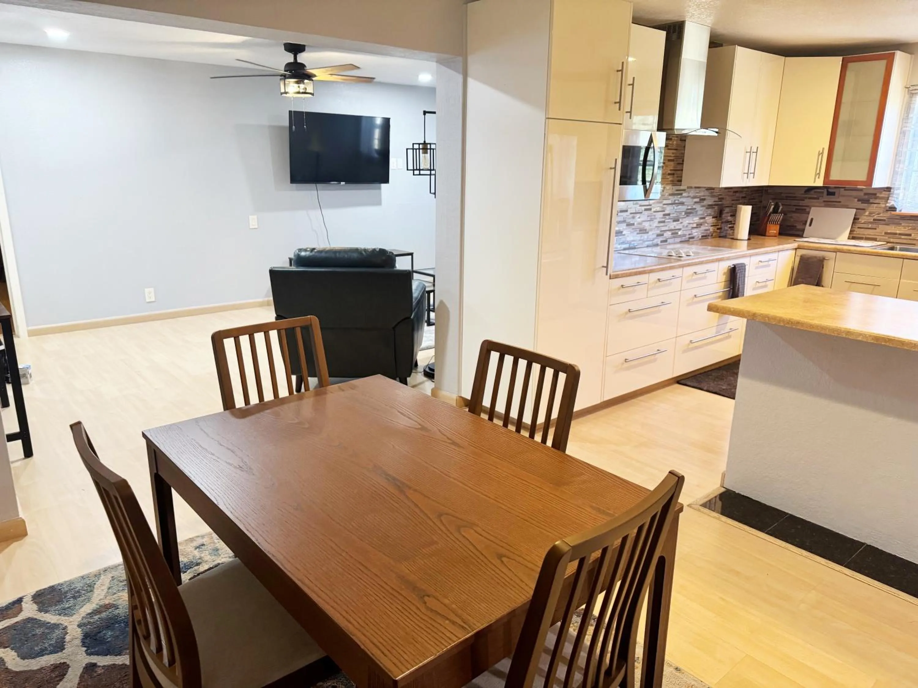 Dining area in The Jeffrey Hotel