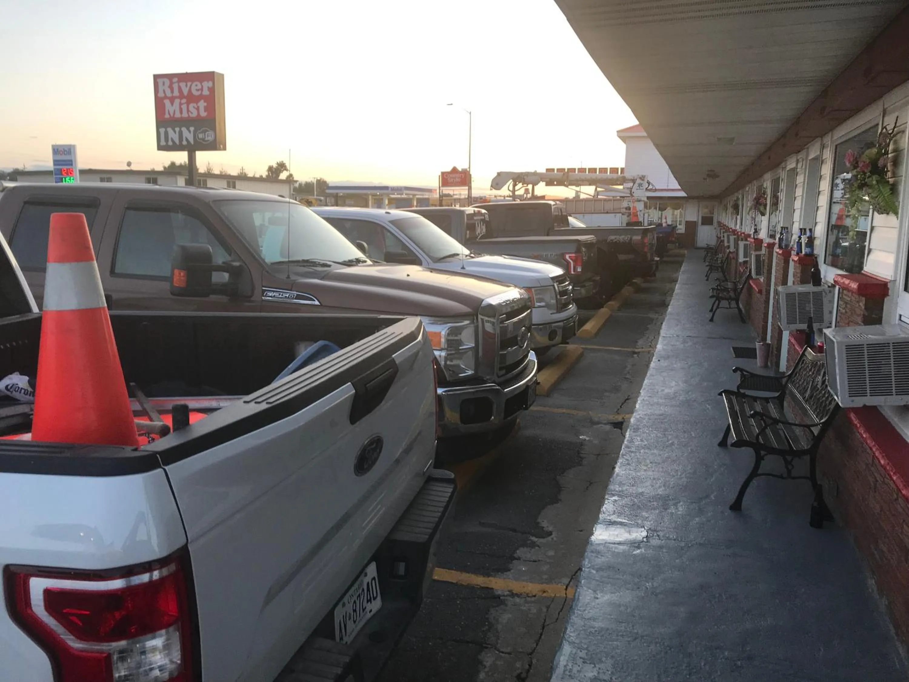 Property logo or sign in River Mist Inn