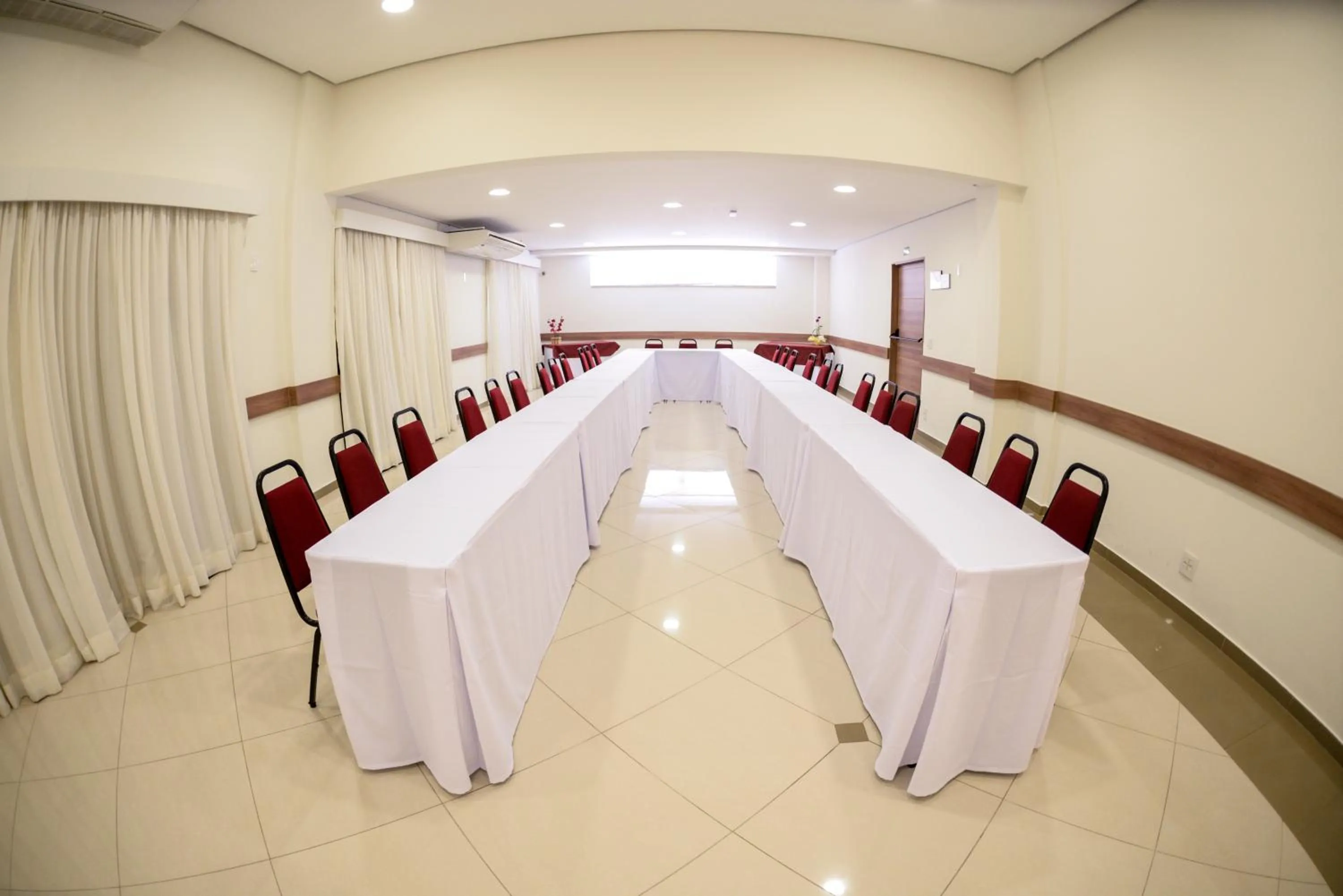 Business facilities in Faria Lima Flat Service