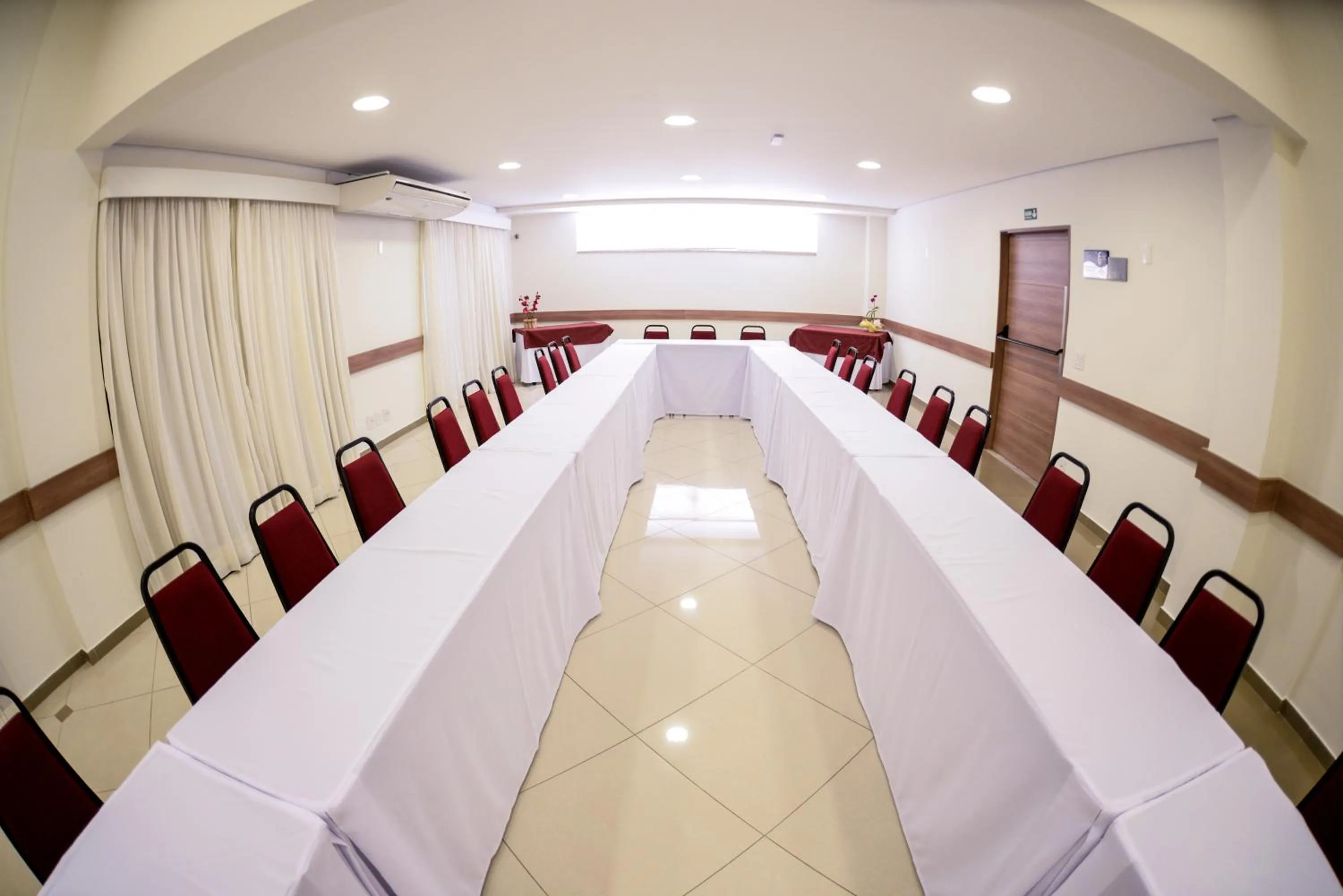 Business facilities in Faria Lima Flat Service
