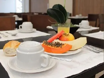 Restaurant/places to eat in Faria Lima Flat Service