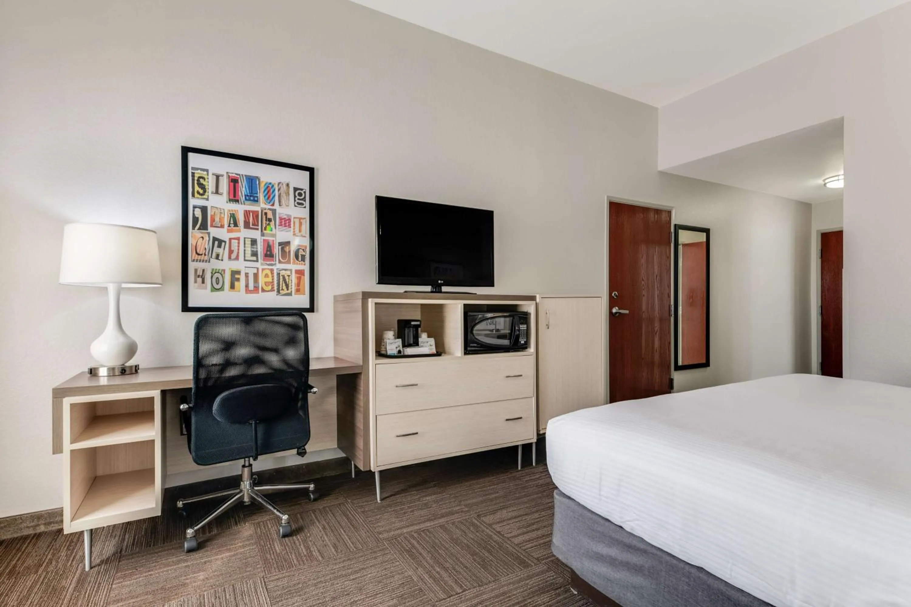 Bedroom, Bed in Best Western Auburndale Inn & Suites