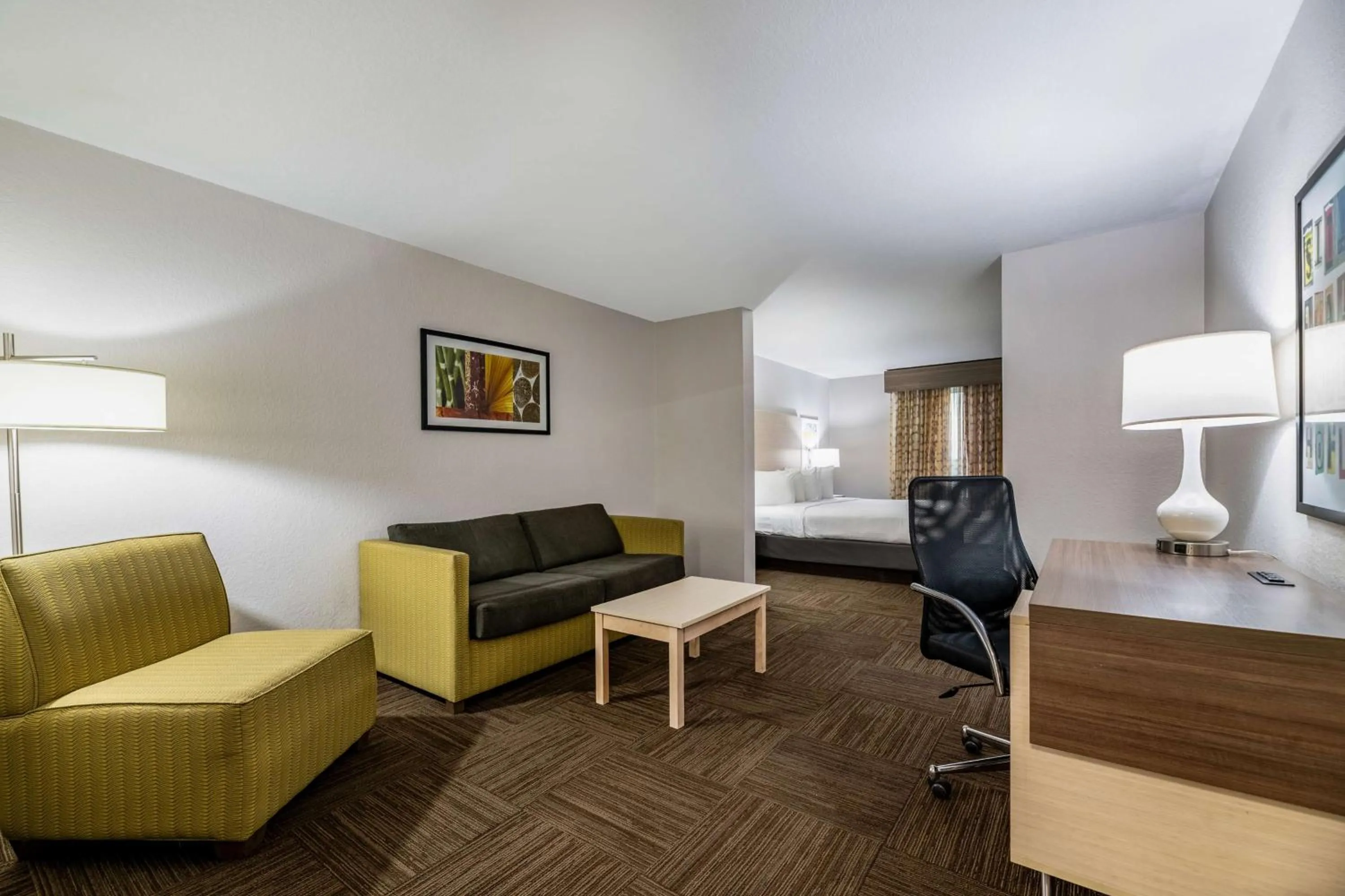 Bedroom in Best Western Auburndale Inn & Suites