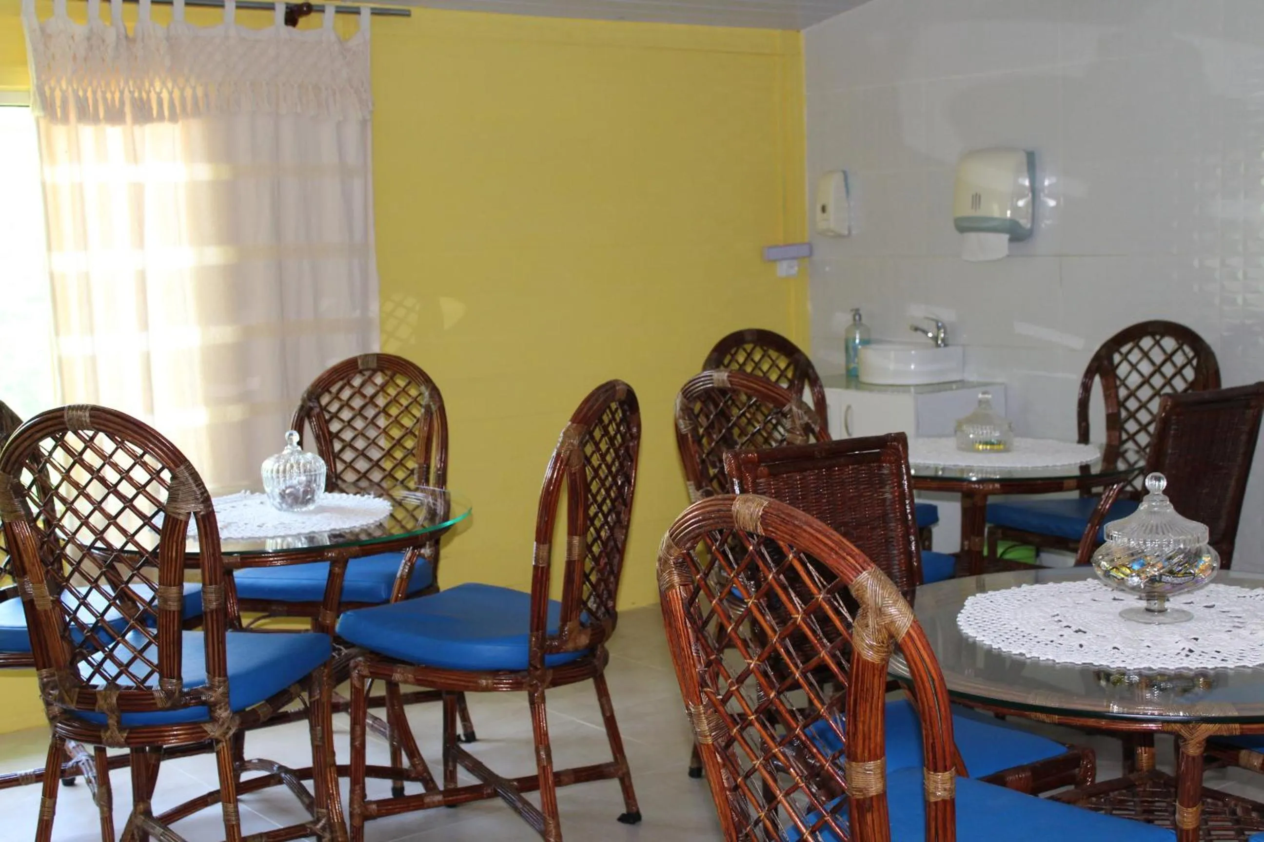 Restaurant/places to eat in Pousada Algas Marinhas