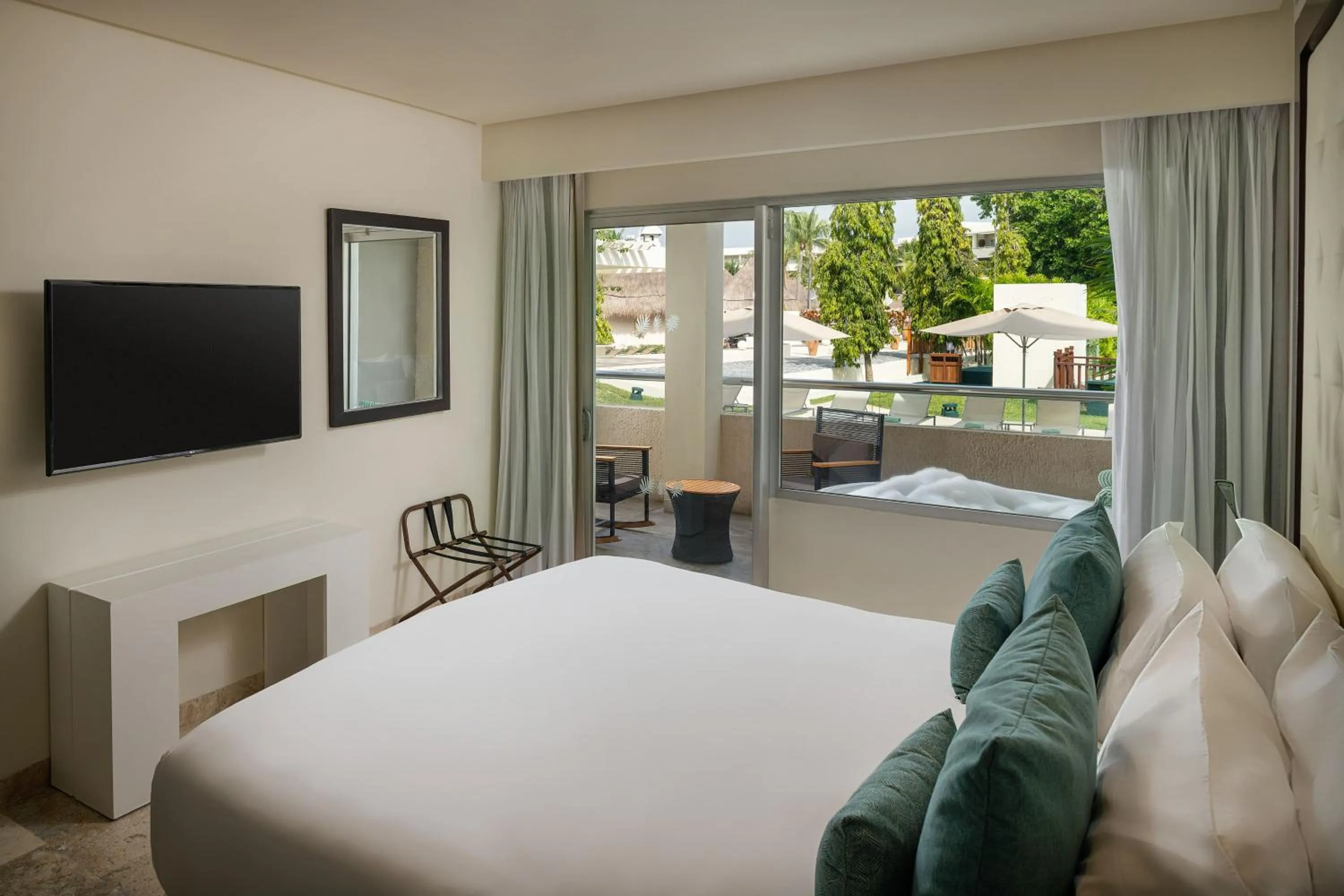 Property building, Bed in Paradisus Playa del Carmen - Riviera Maya