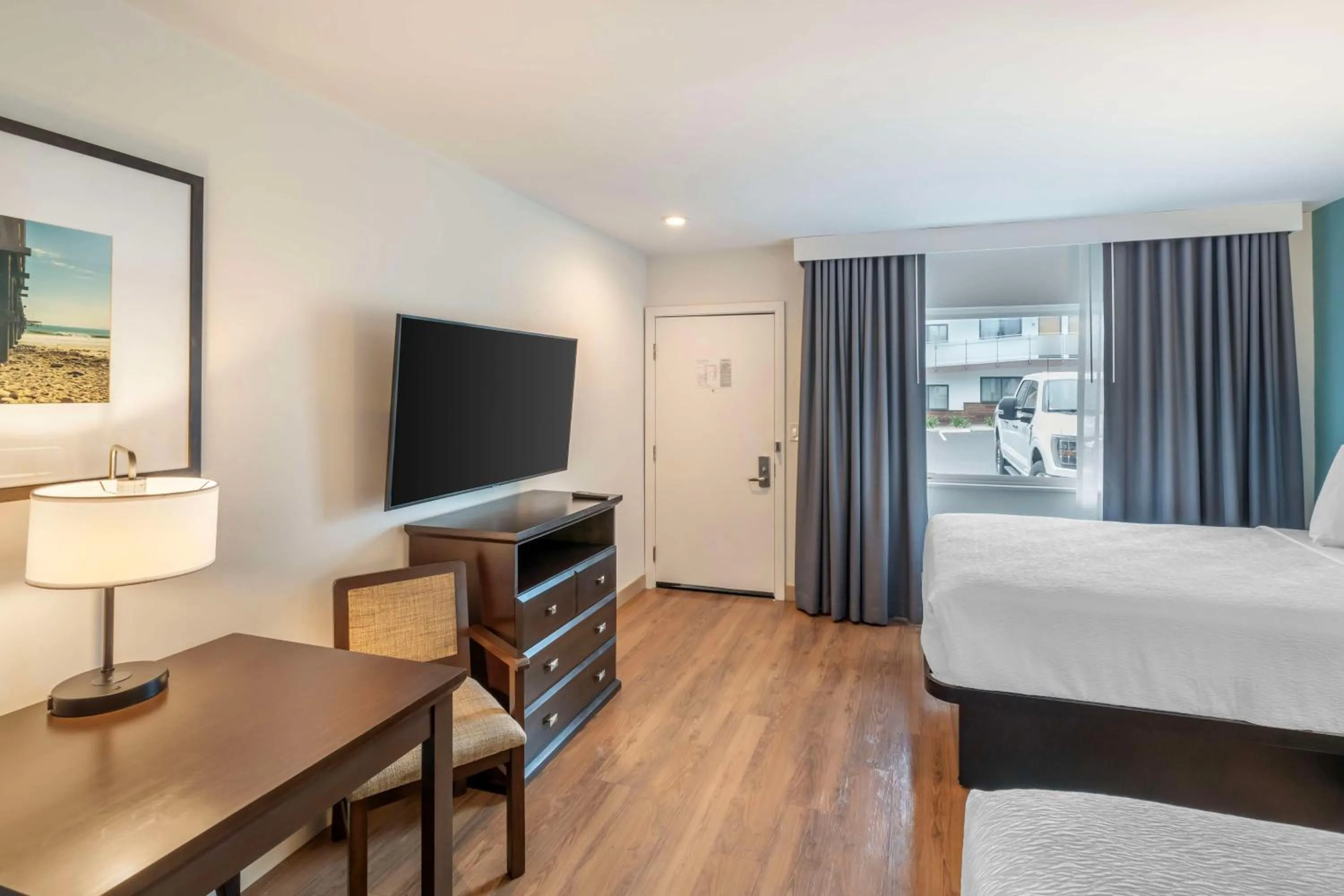 Bedroom, Bed in Best Western At Ventura Pier