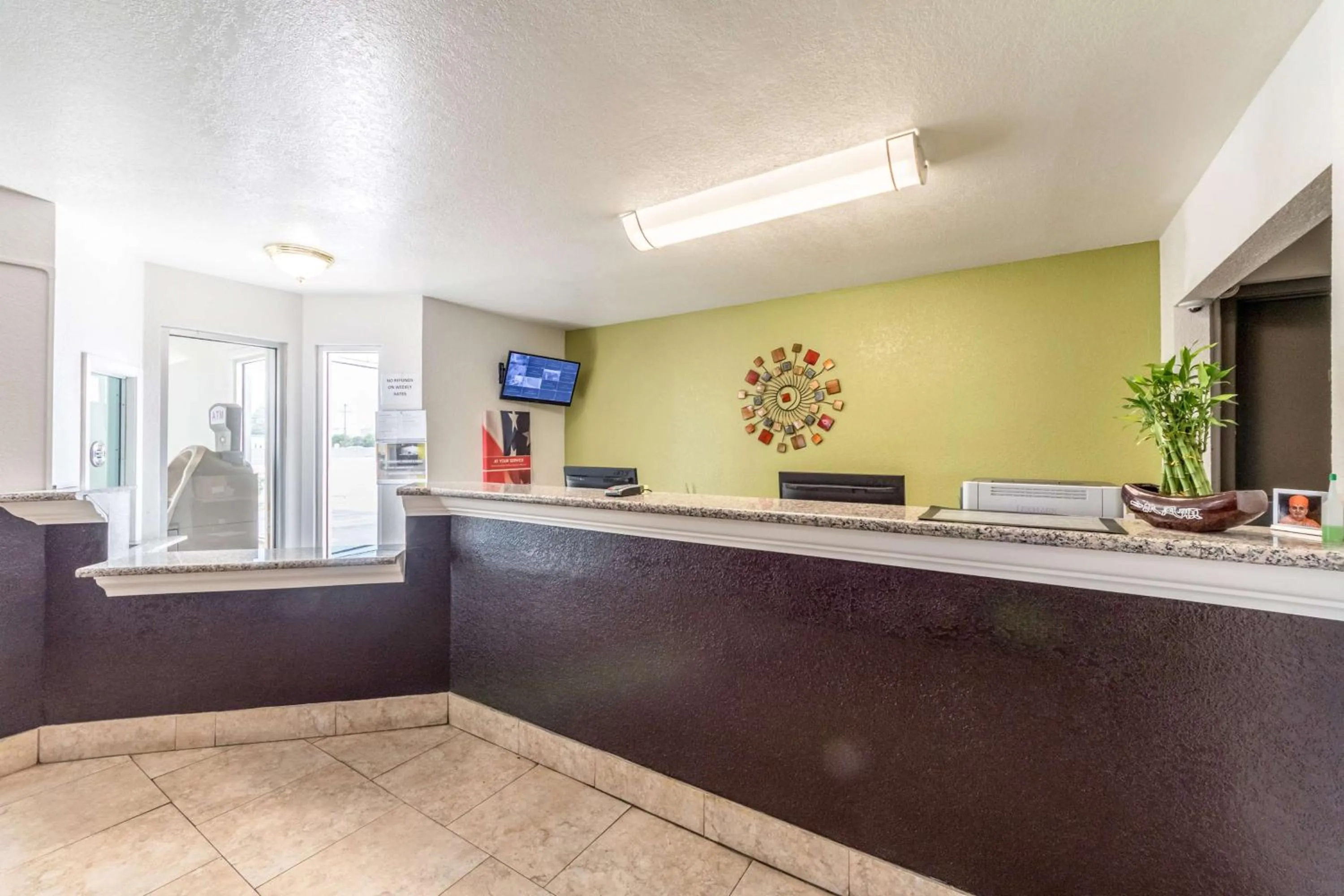 TV and multimedia in Studio 6-San Antonio, TX - Fort Sam Houston Area