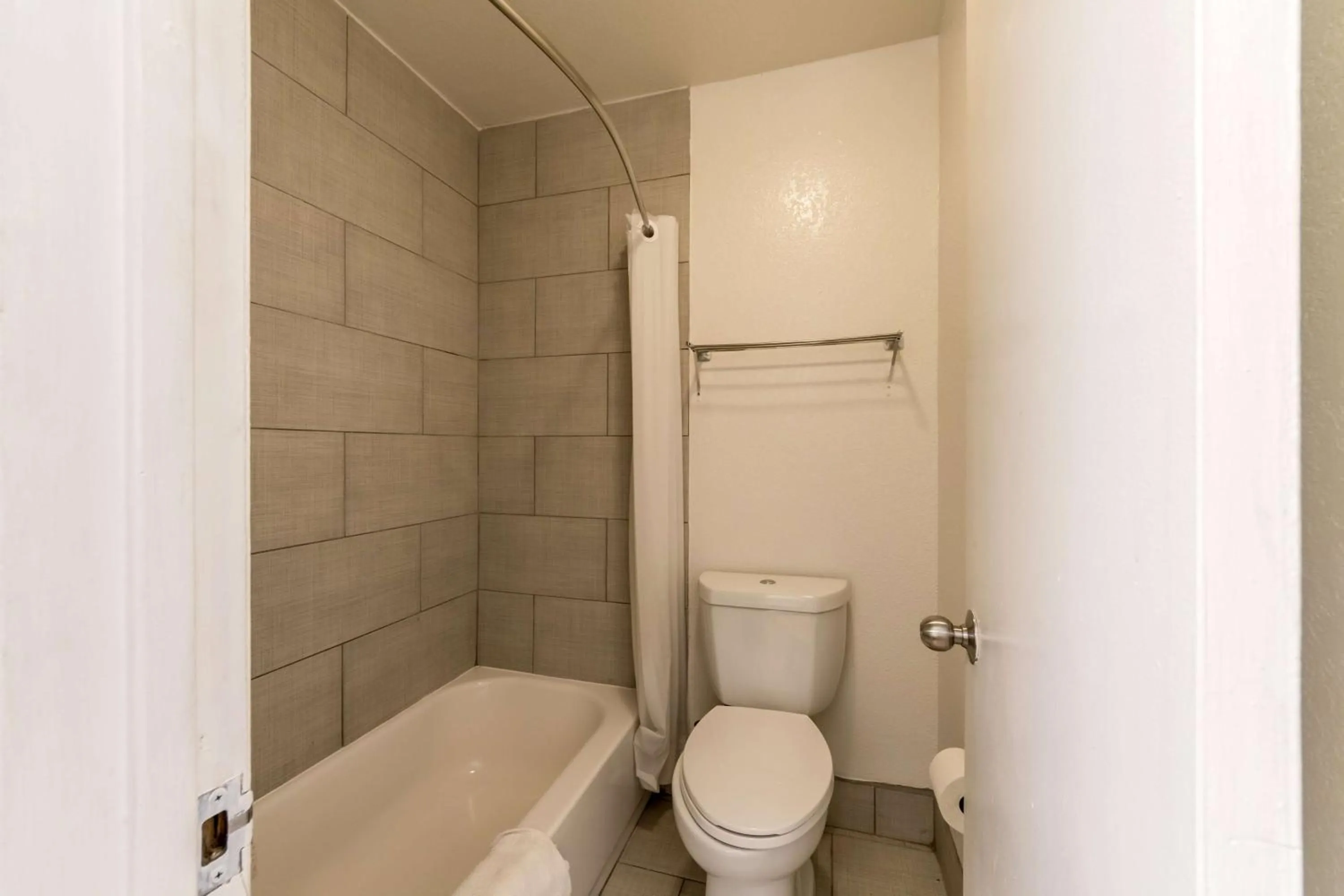 Toilet in Studio 6-San Antonio, TX - Fort Sam Houston Area