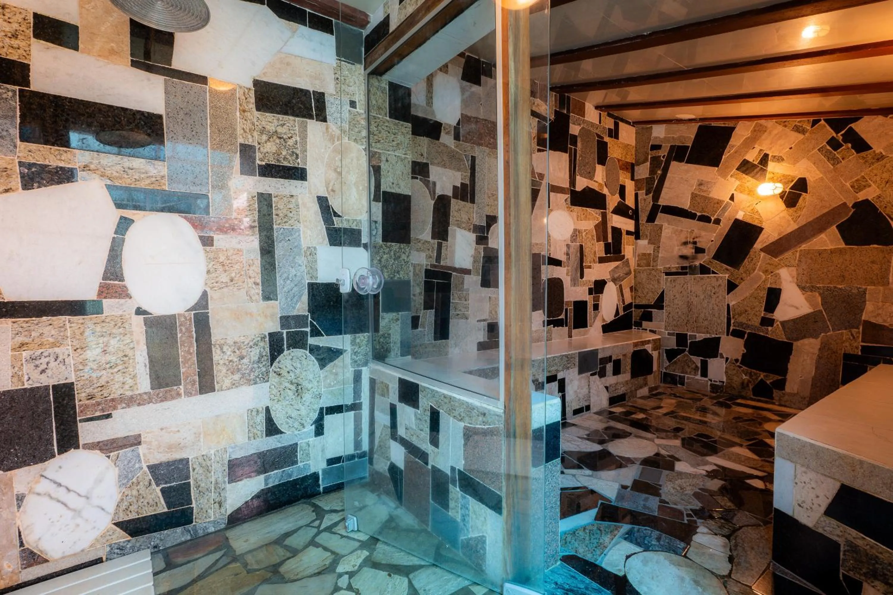 Steam room in Pousada Serra Villena