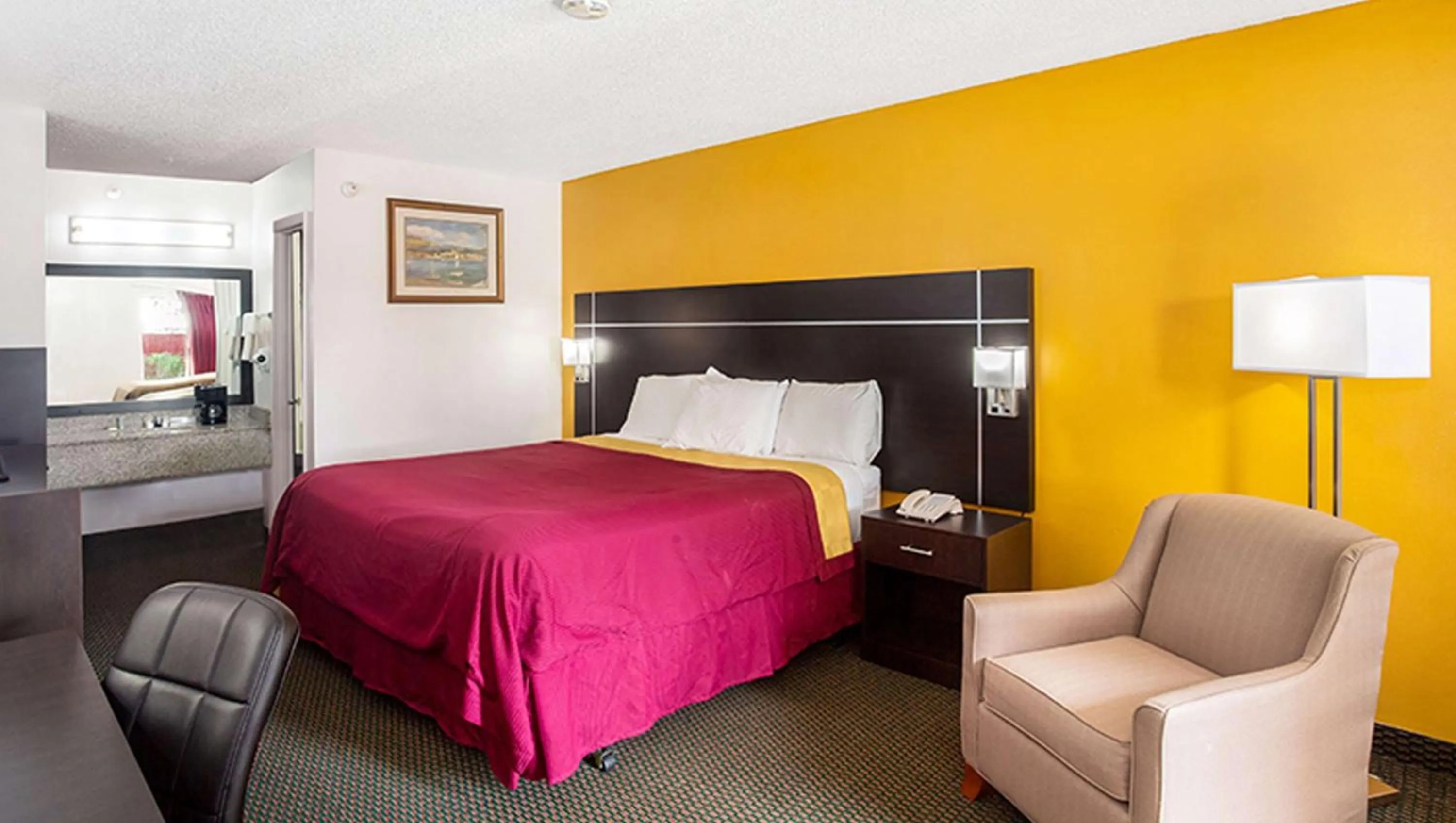 Photo of the whole room, Bed in Magnuson Hotel Bradenton